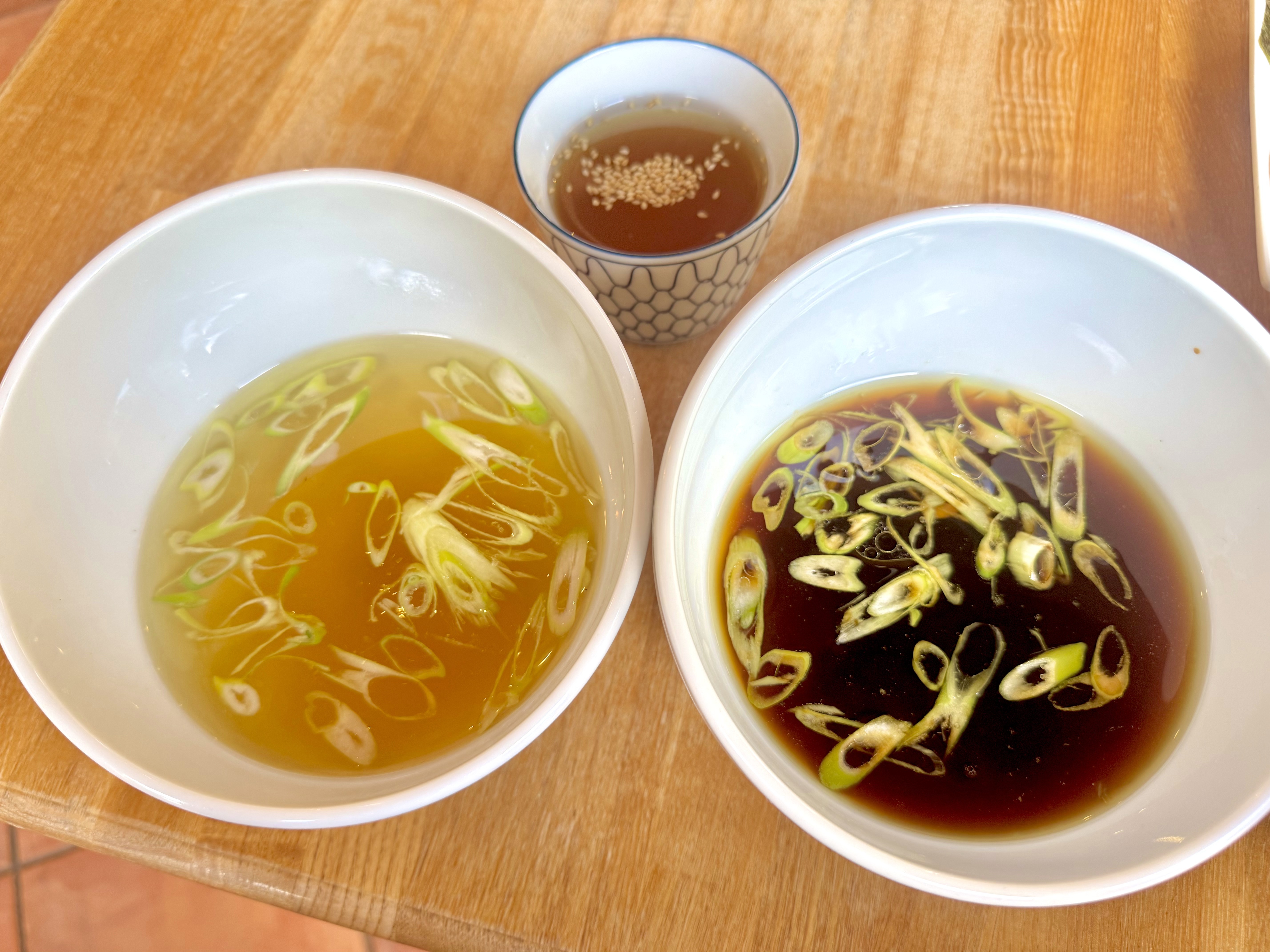 つけ汁の塩と醤油と白醤油