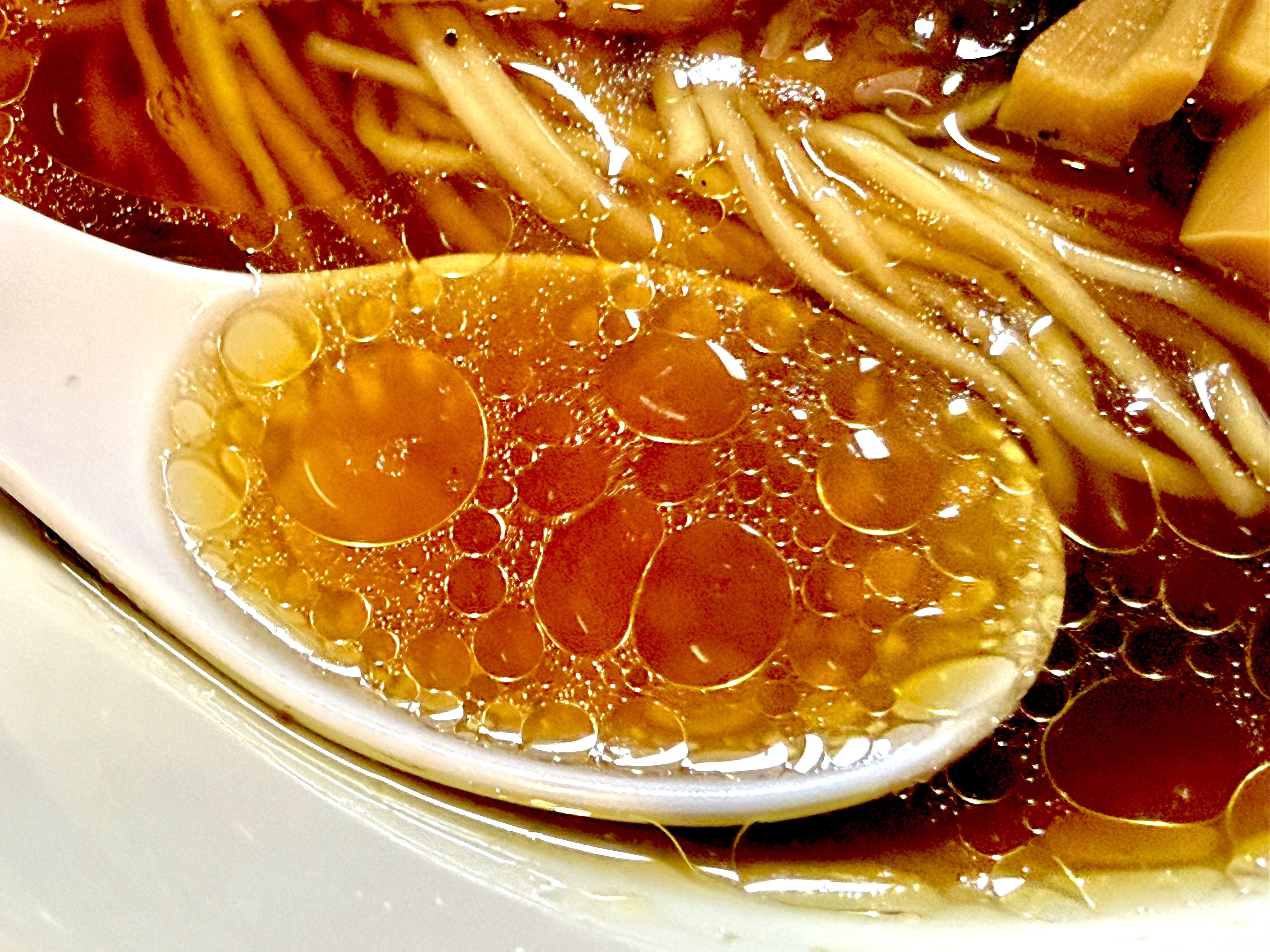 旨みしっかり醤油スープ