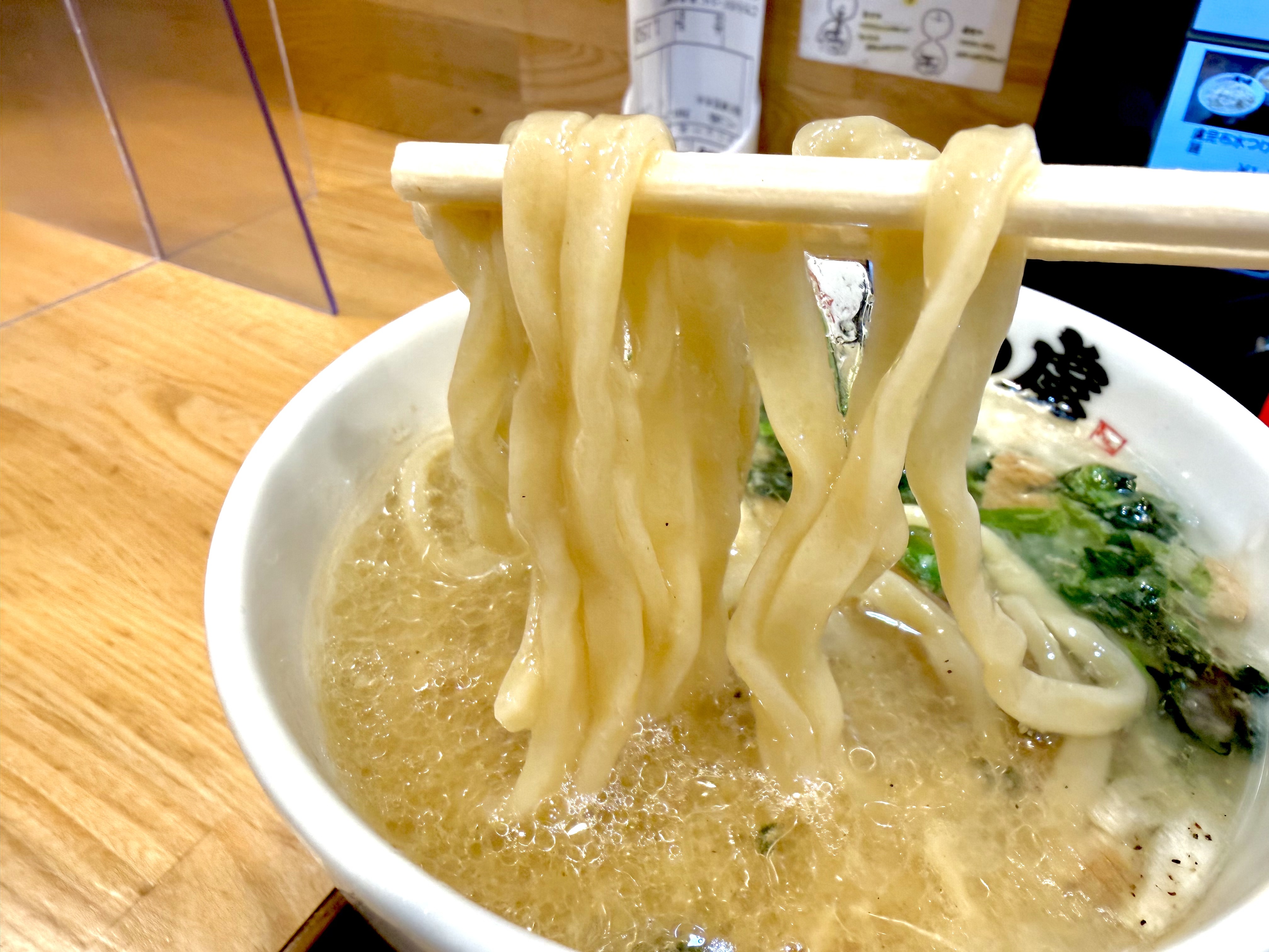 豚の旨み感じるつけ汁