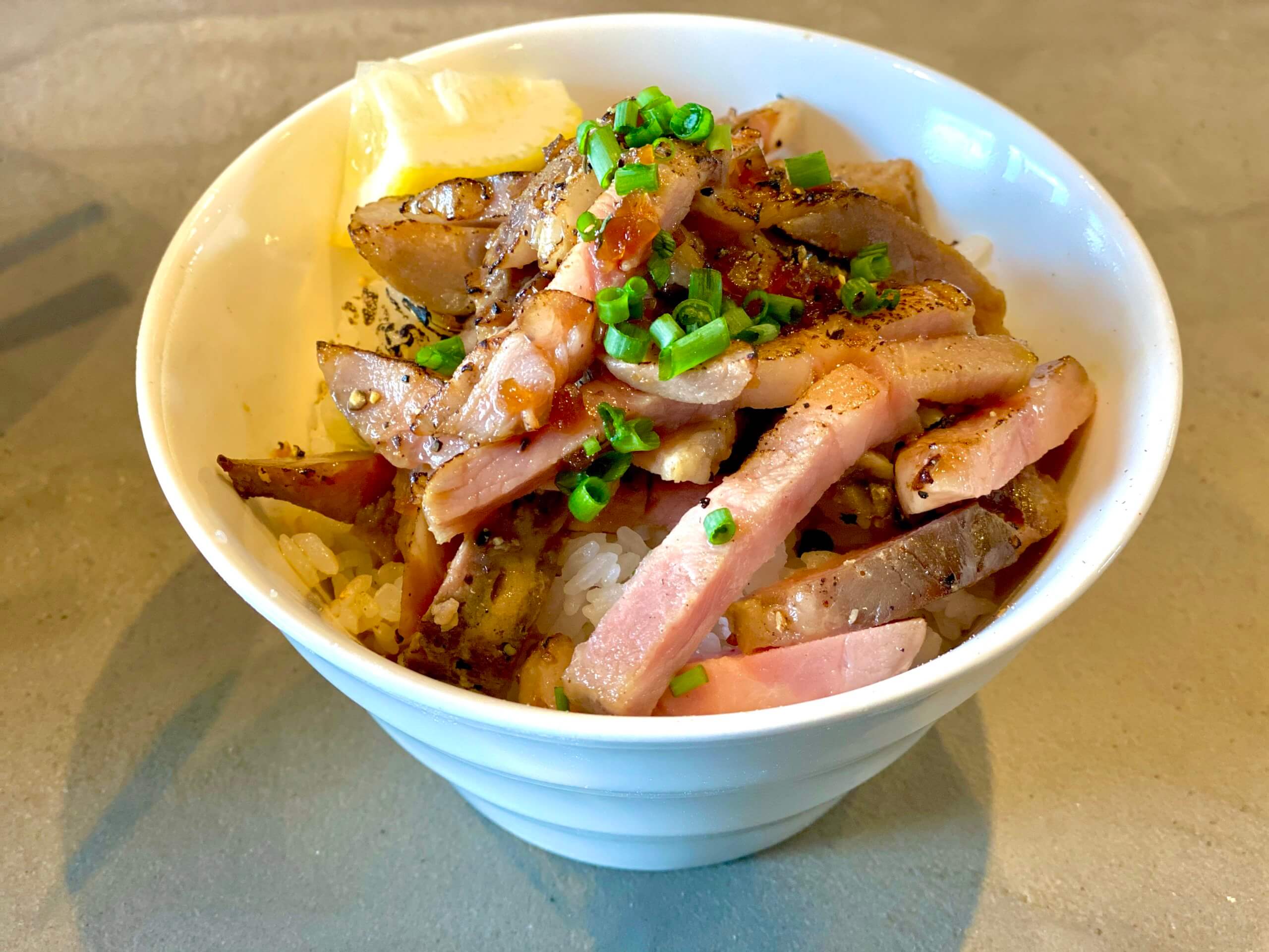 炙りチャーシューご飯