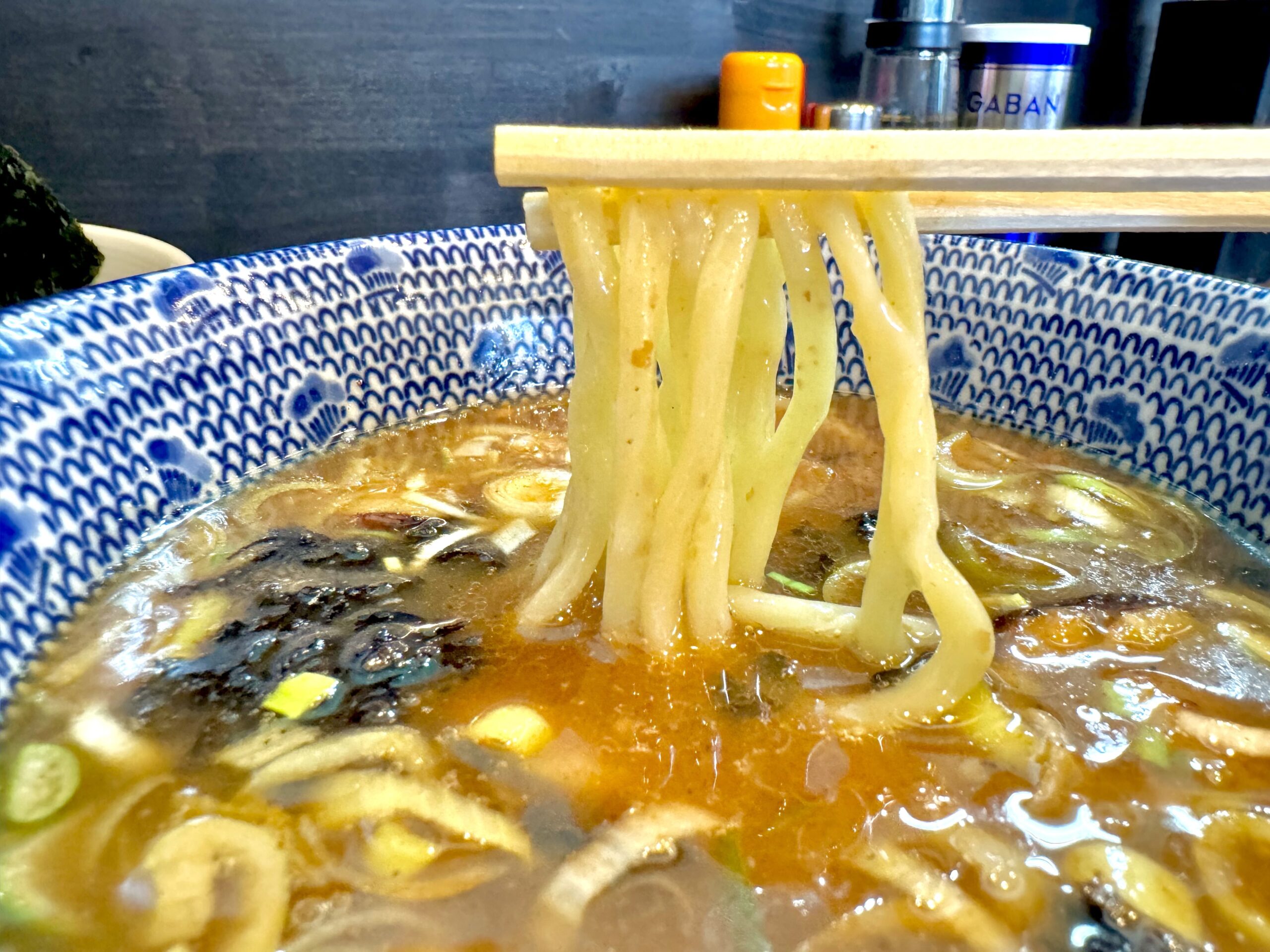 ツルツル太麺