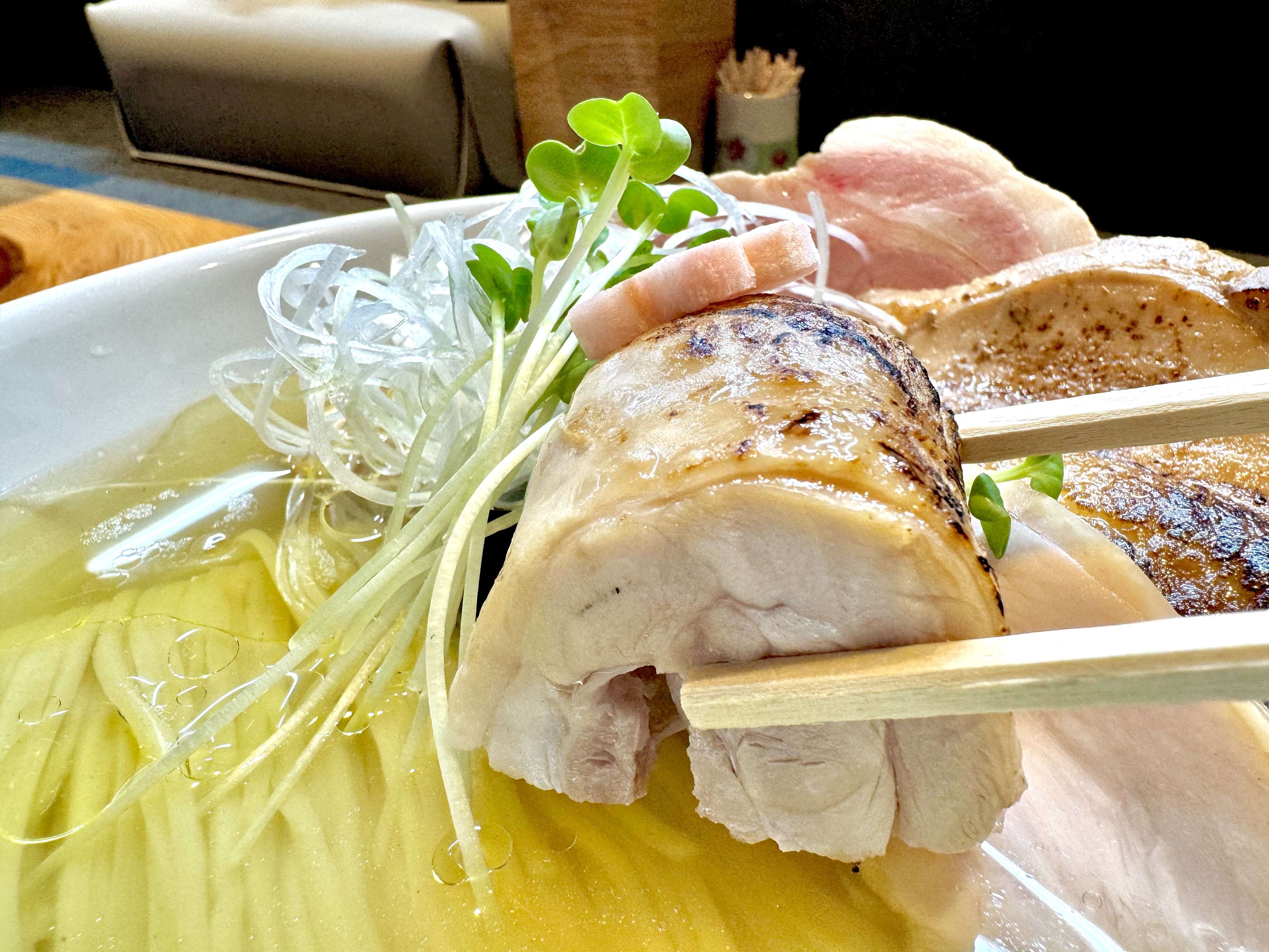 炙り鶏チャーシュー