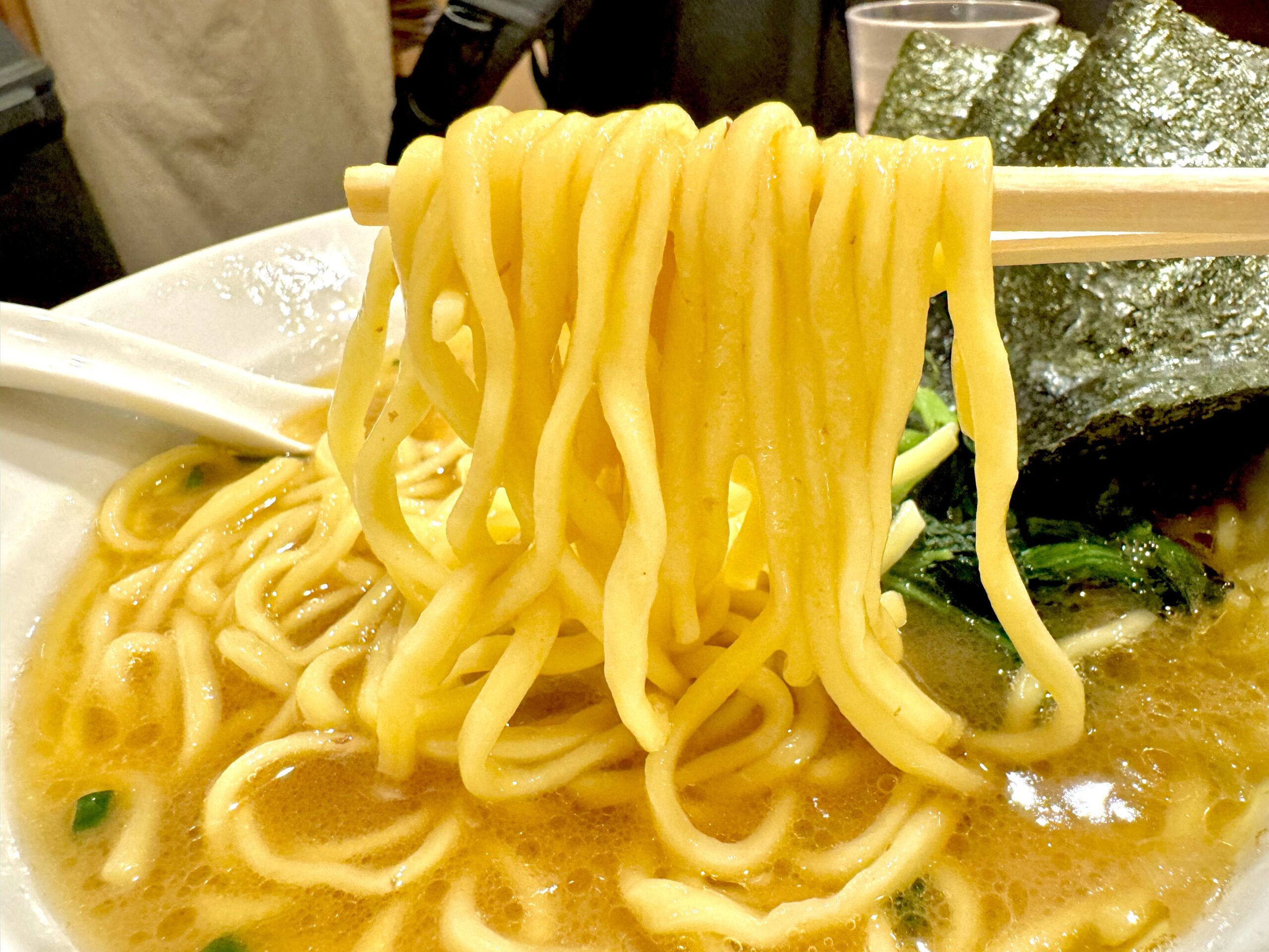 中太の平打ち麺