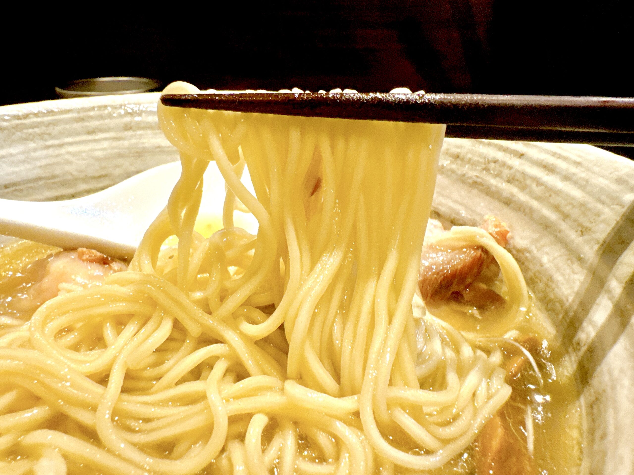 中細のストレート麺