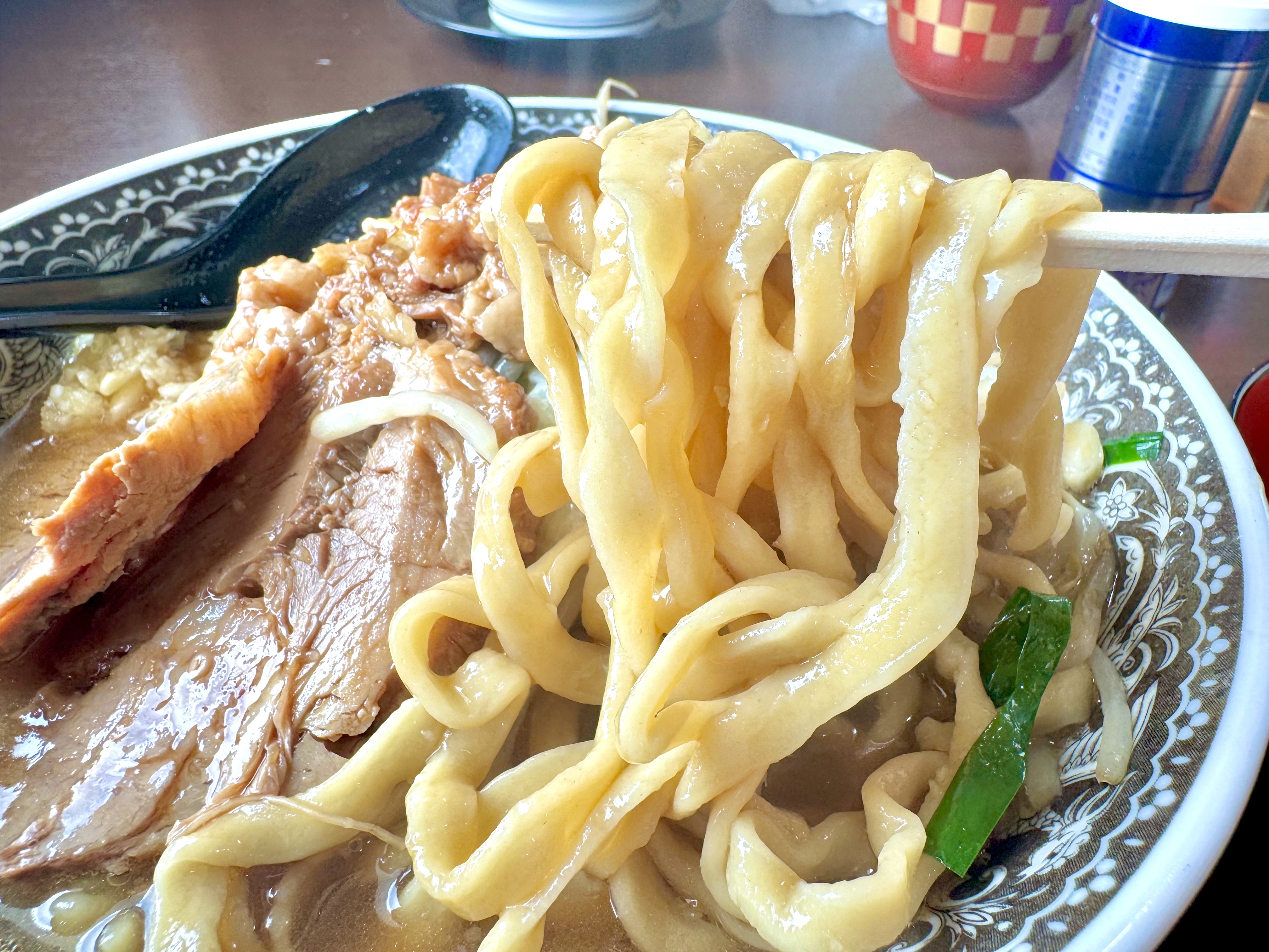 ラーメンの麺リフトアップ