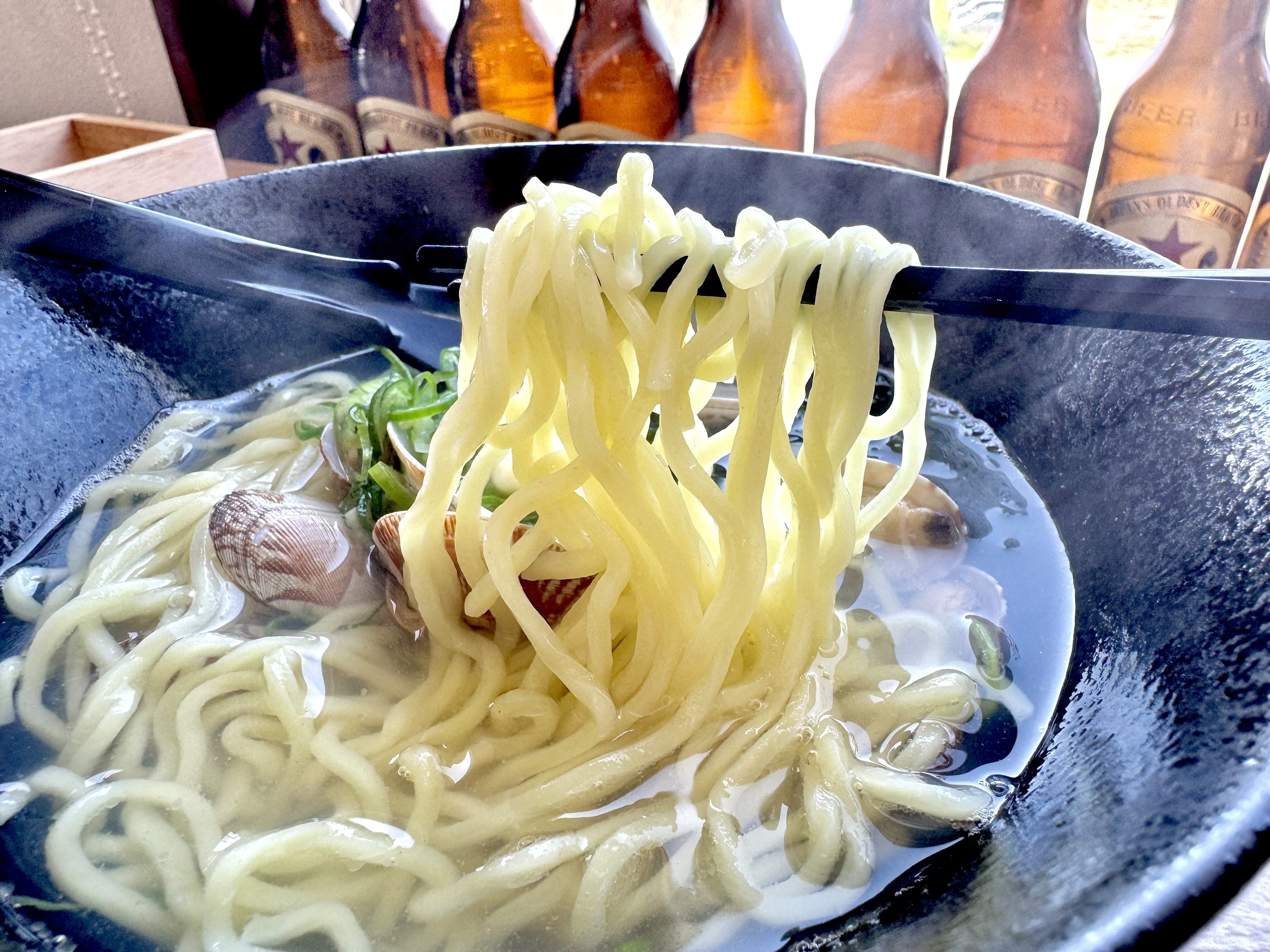 丸みある中細麺