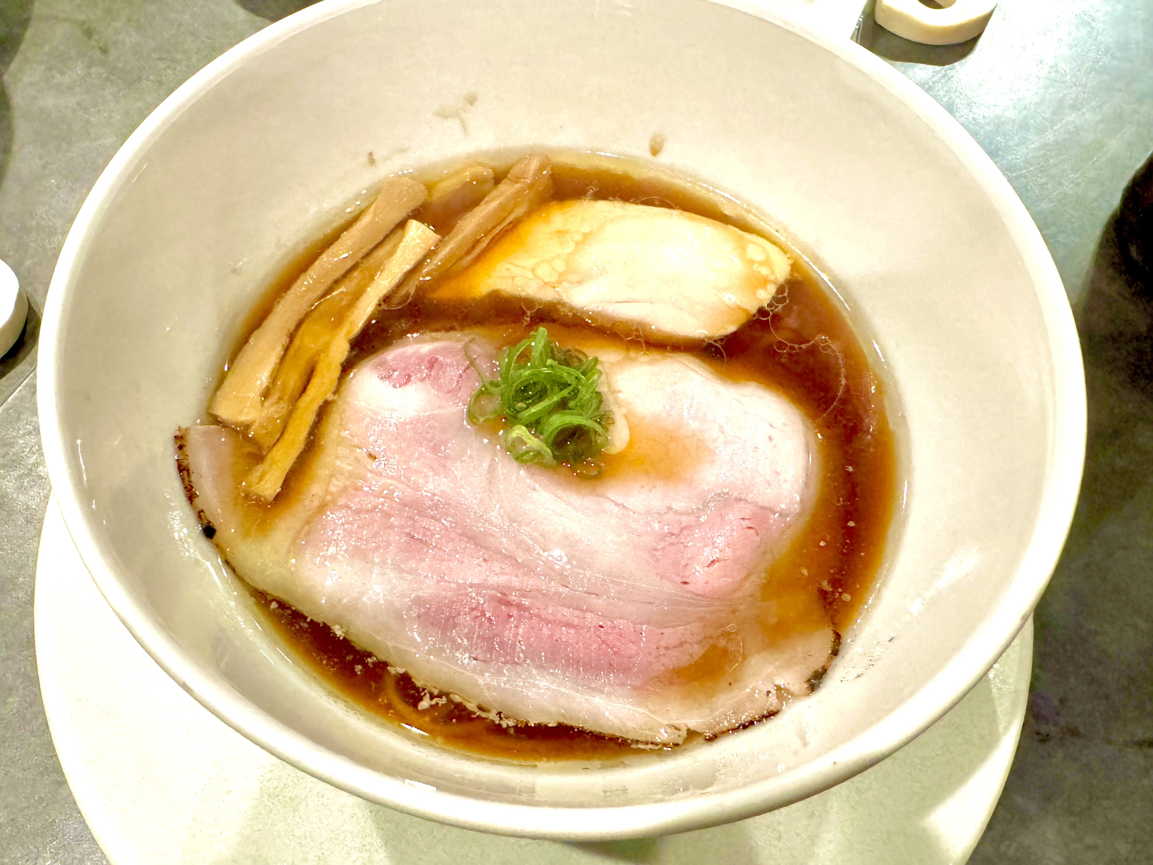 スタンダードな醤油ラーメン