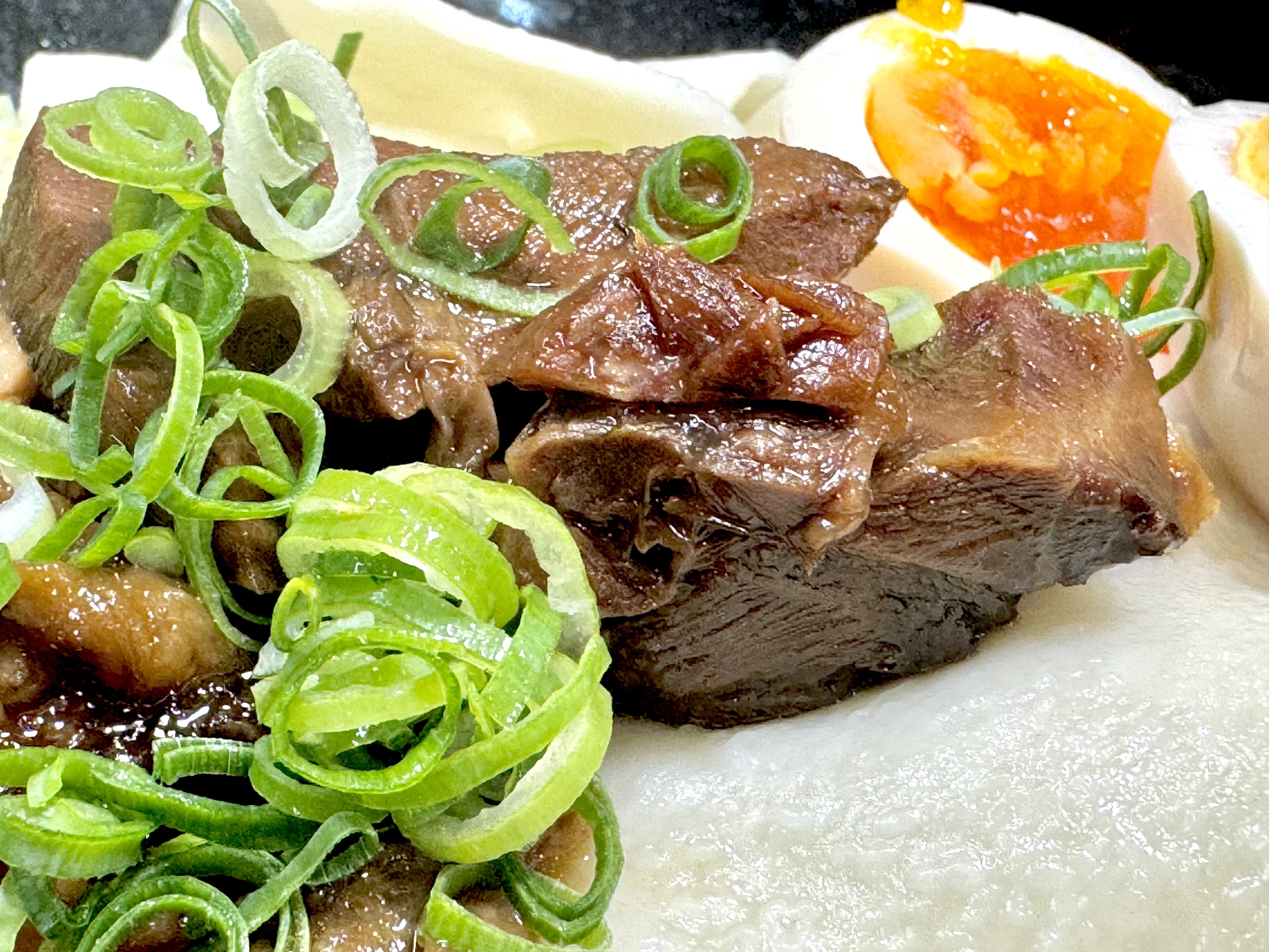 八角香る牛バラ肉