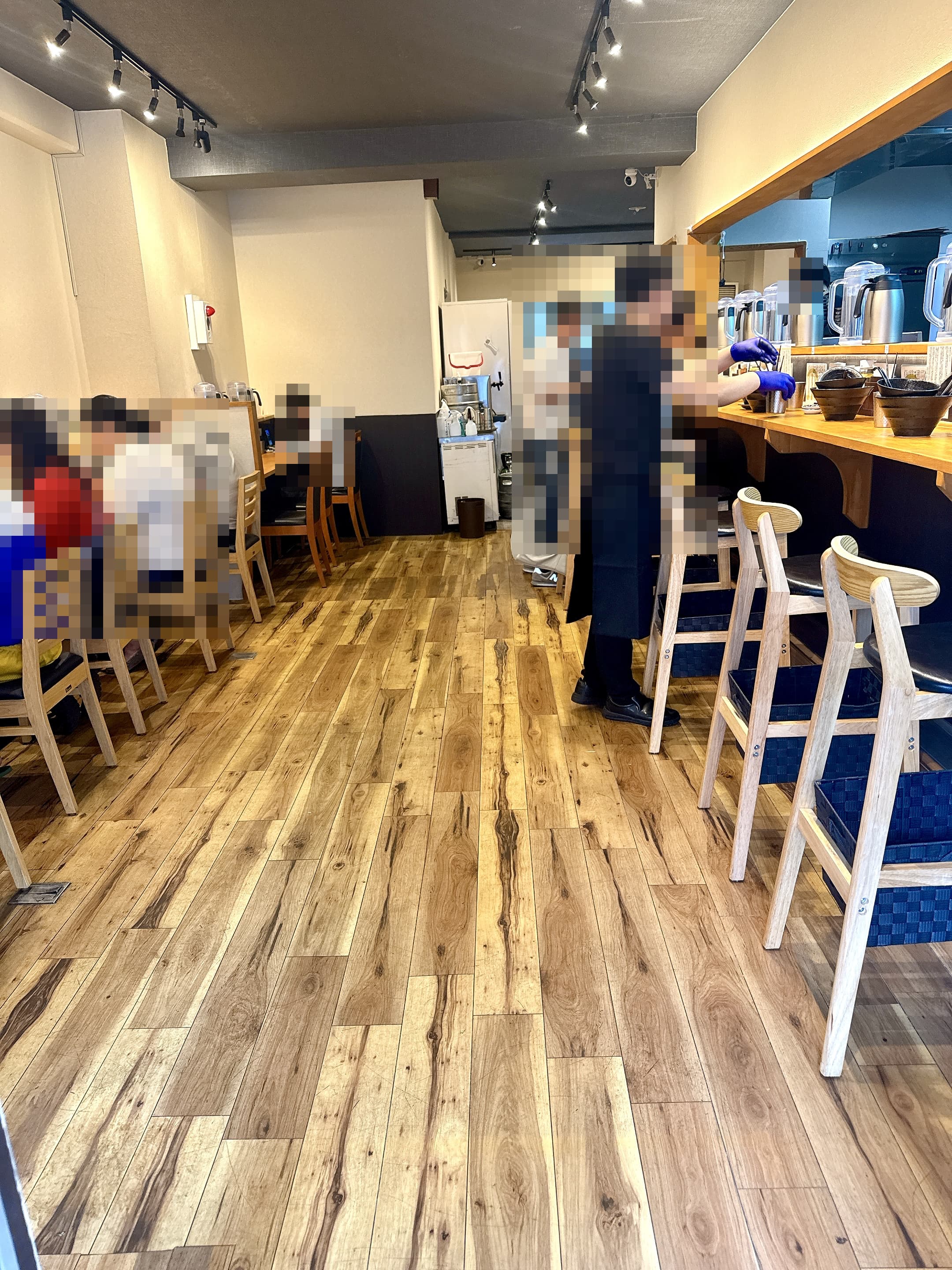 かなり広い店内