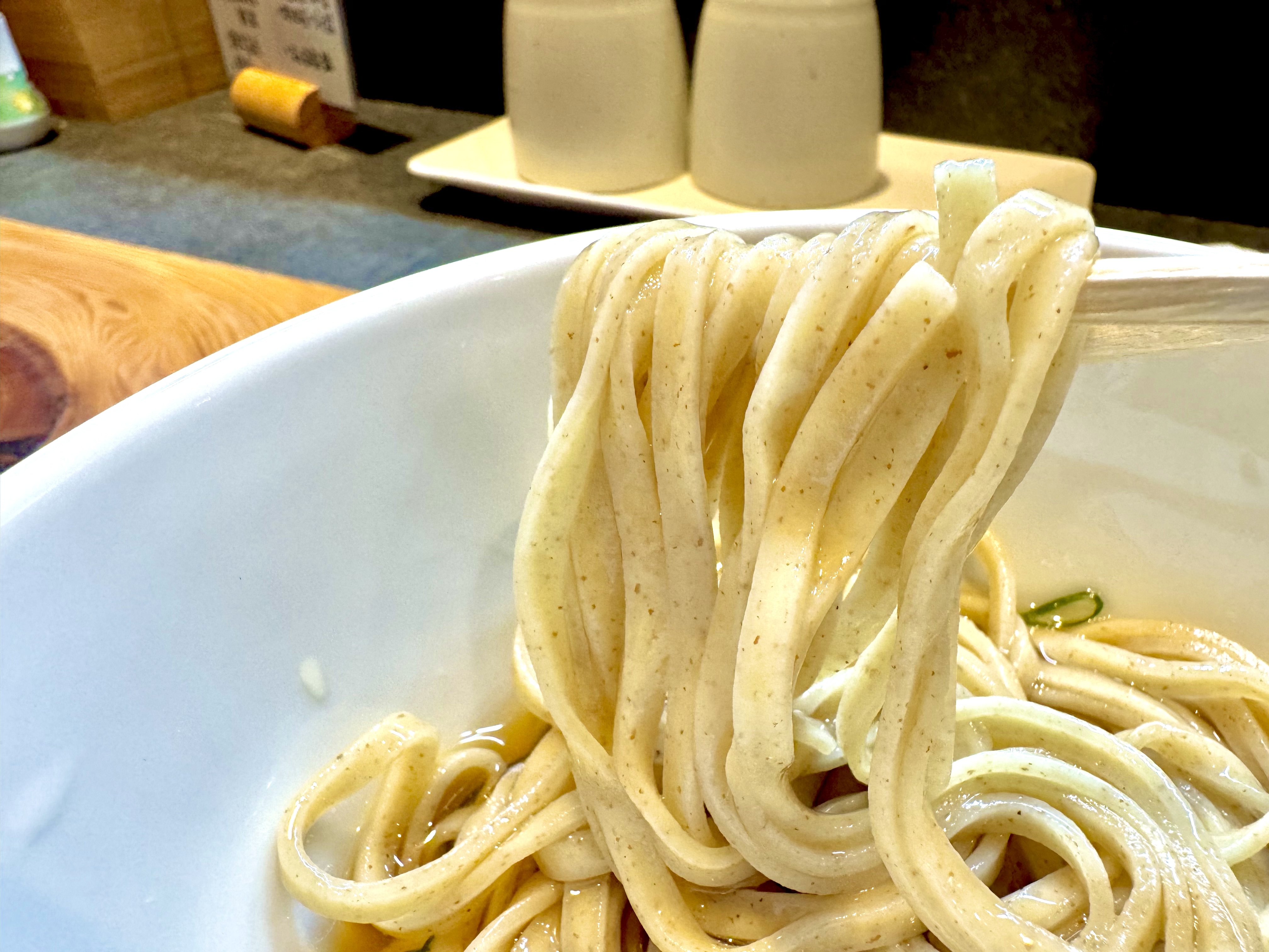 かえしを入れるとまたしても美味な鯛出汁になる鯛出汁