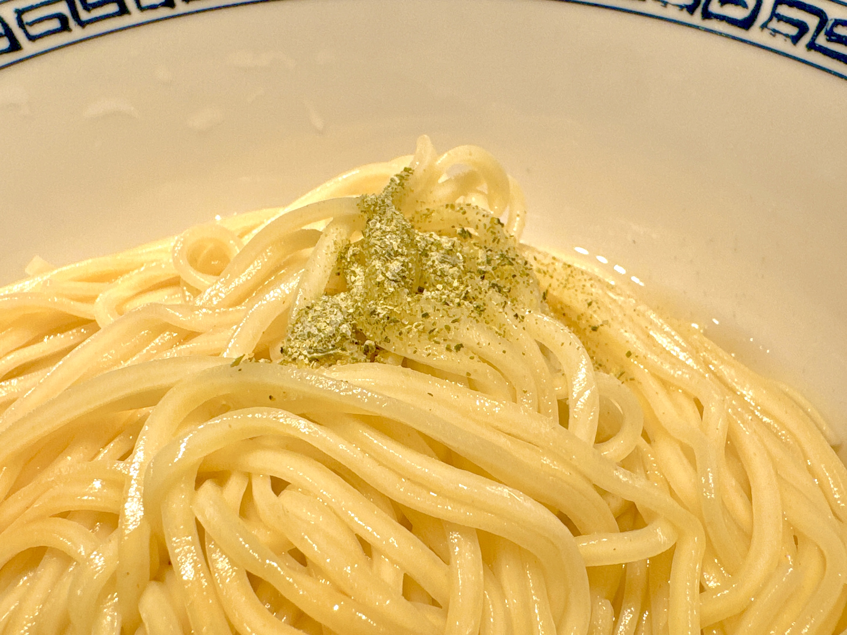 塩をふりかけて麺だけ食べる