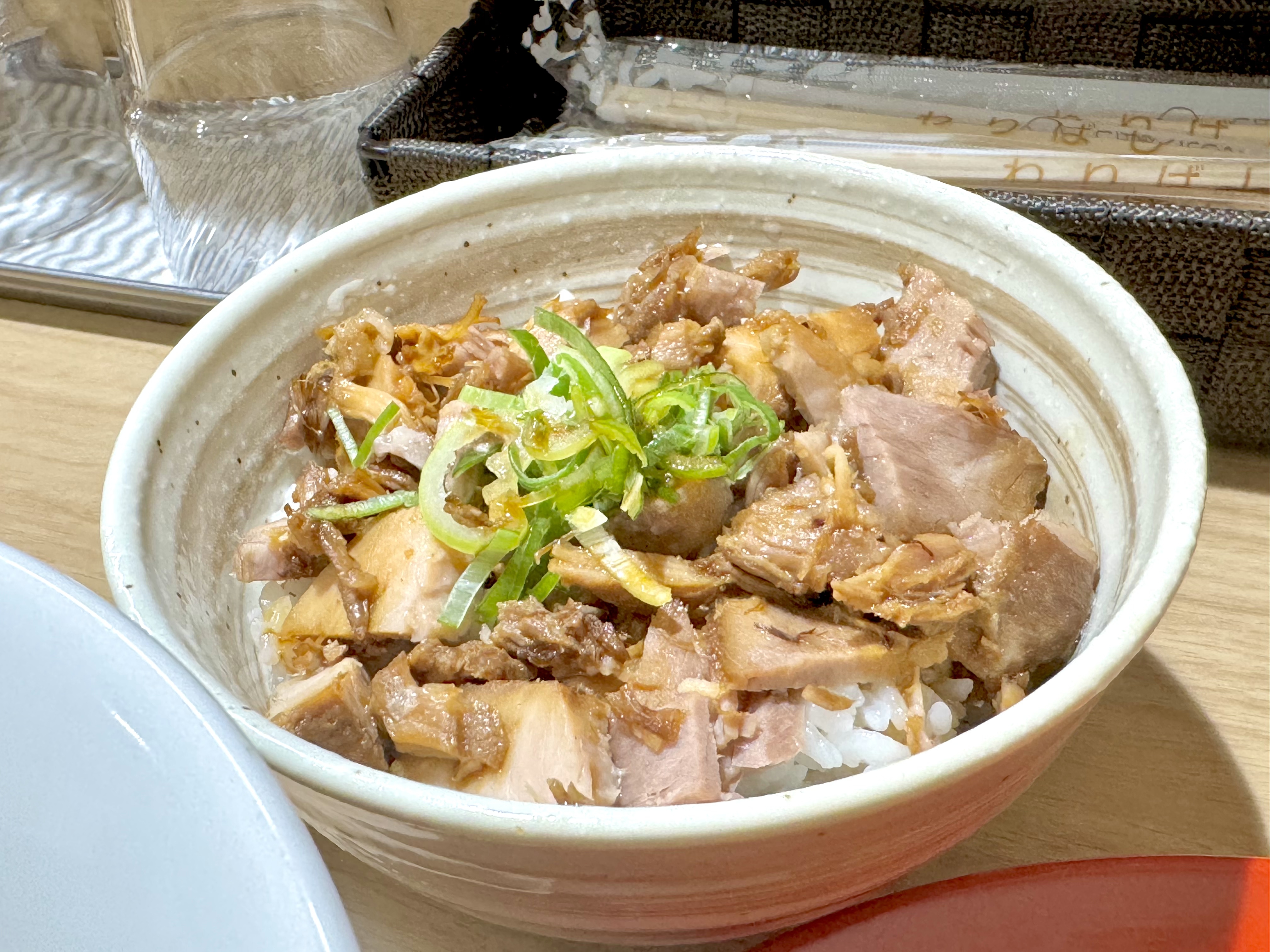 ミニチャーシュー丼
