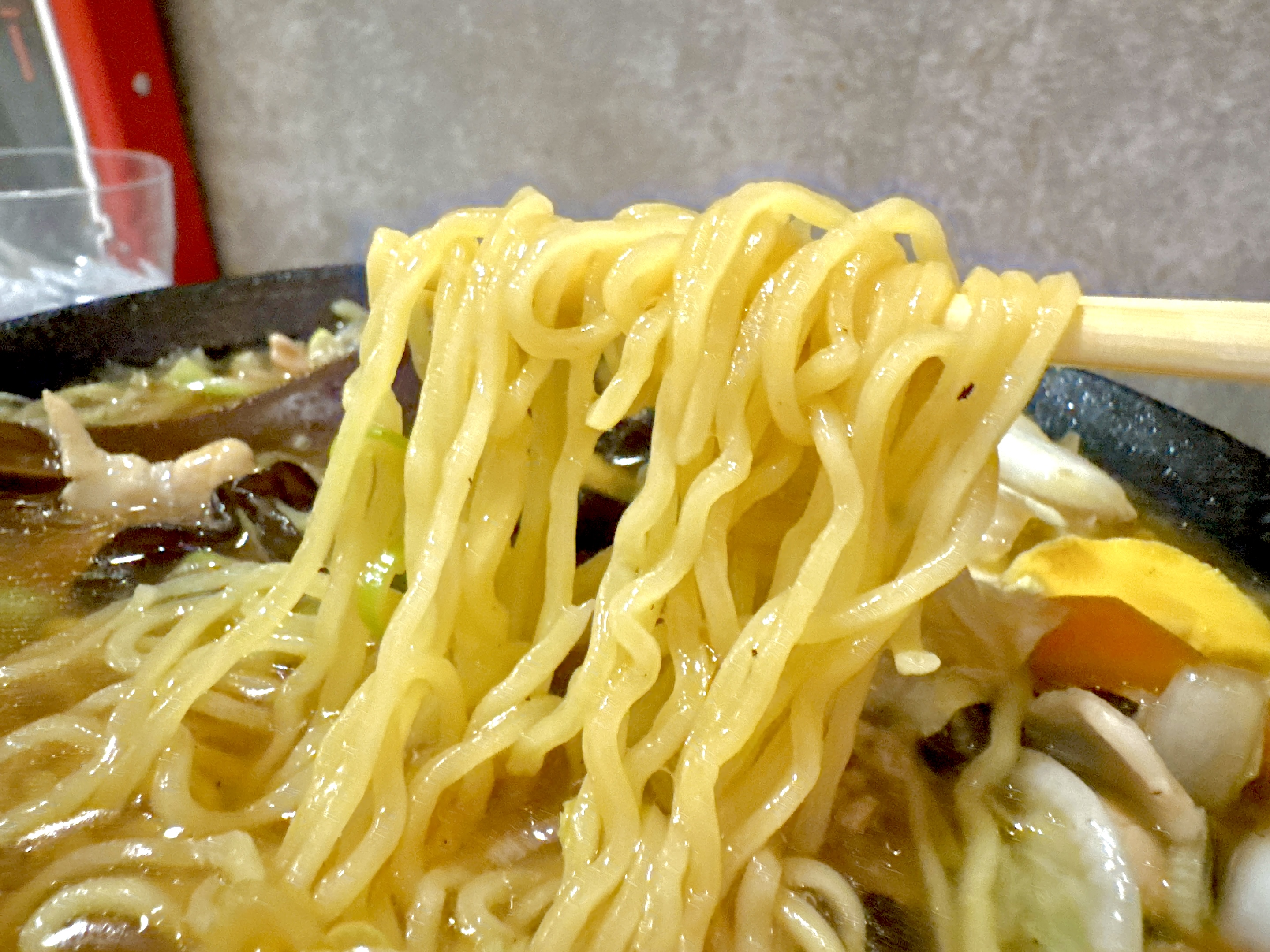 餡が絡んだ麺
