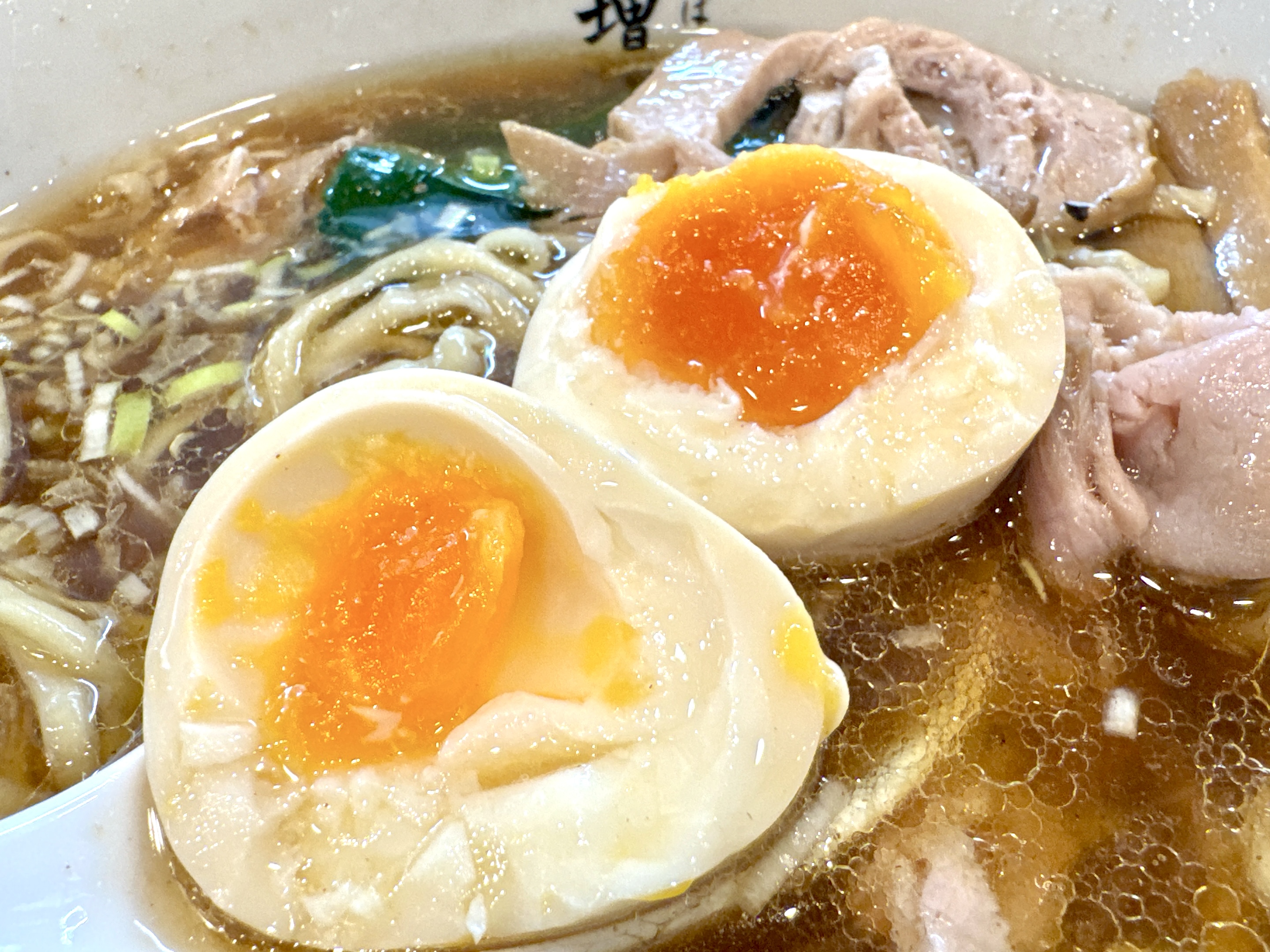 シンプルな味付けの味玉