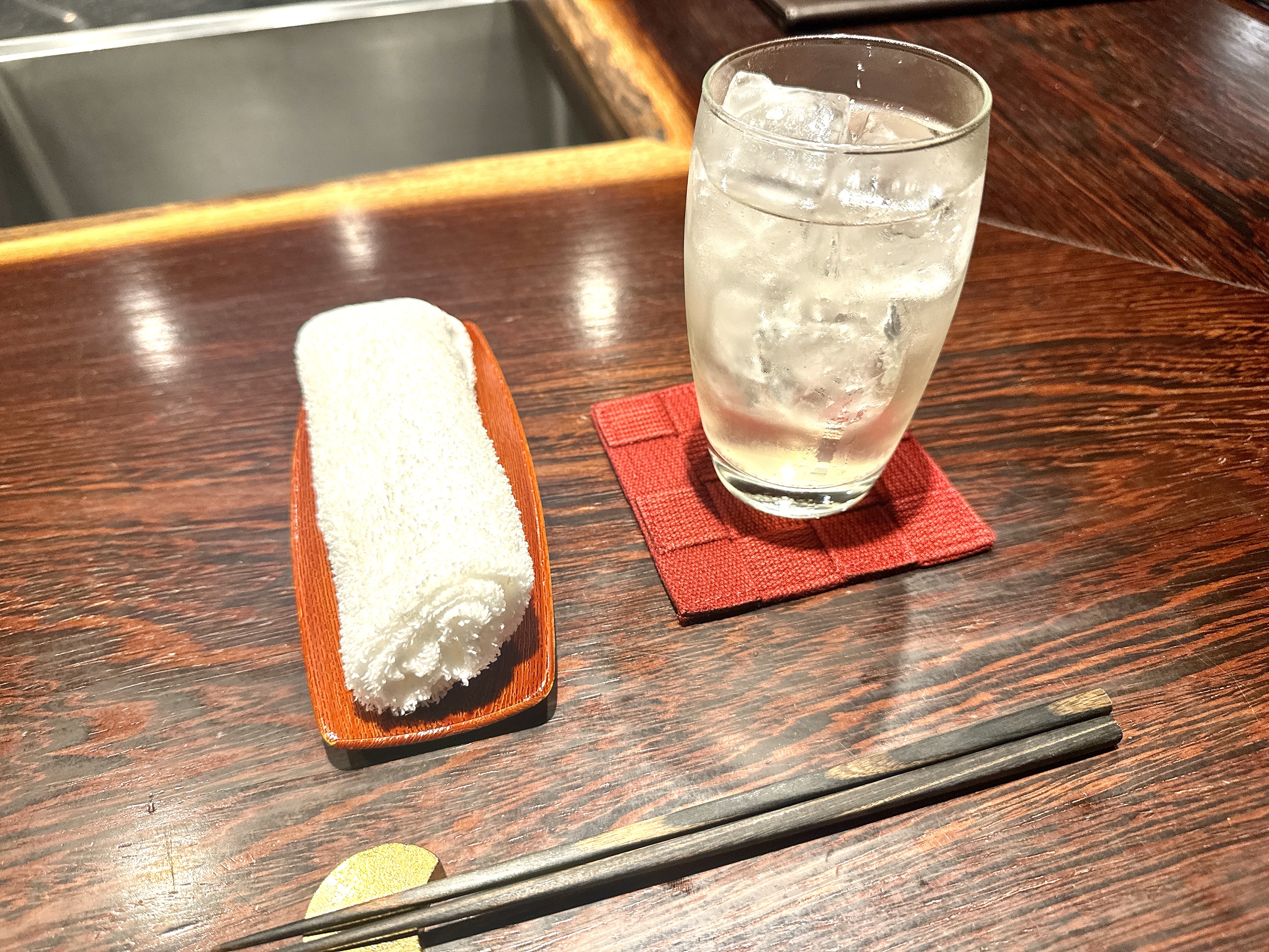 柚子ソーダとおしぼり