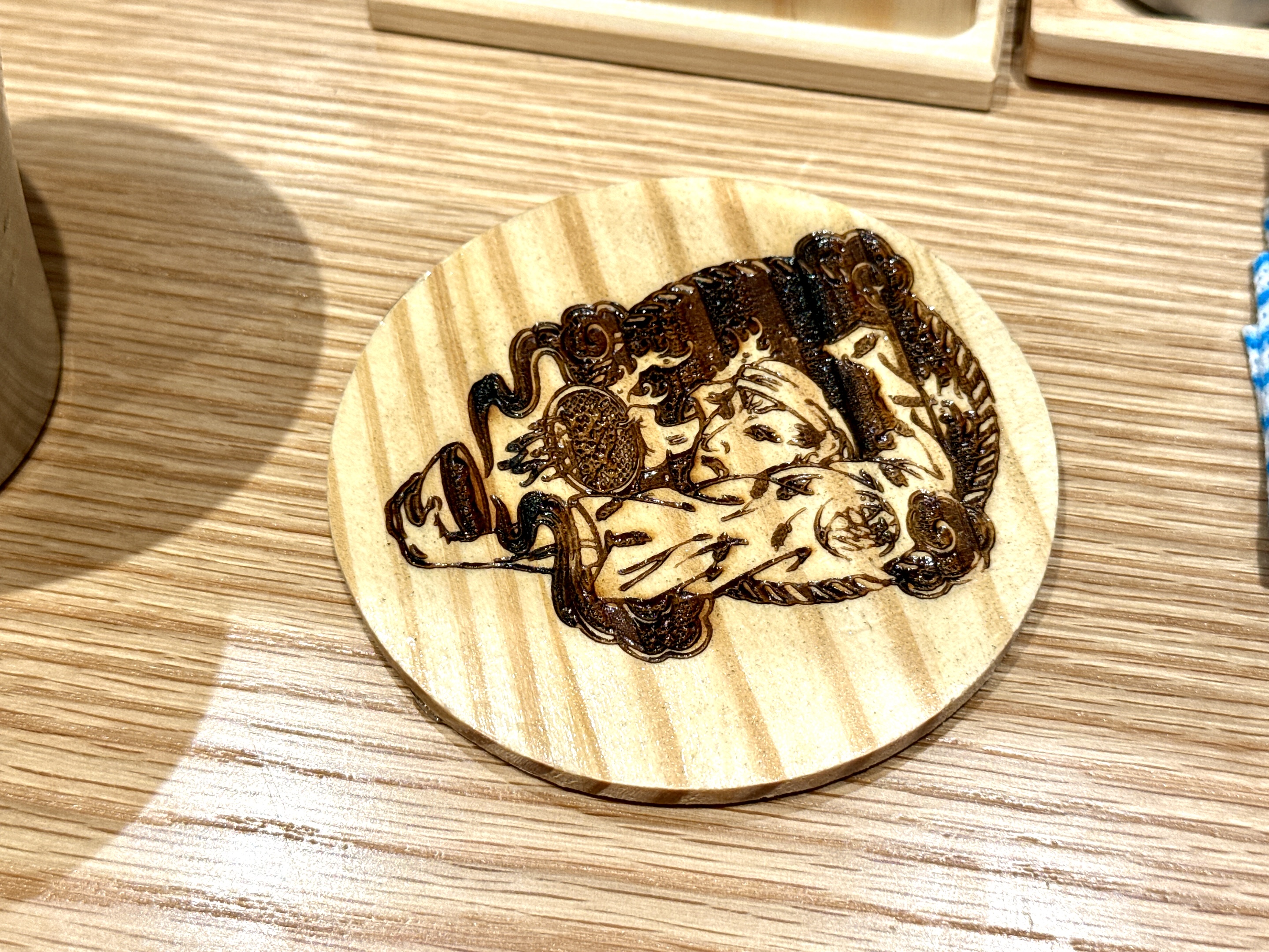 ねぶた模様の木製コースター