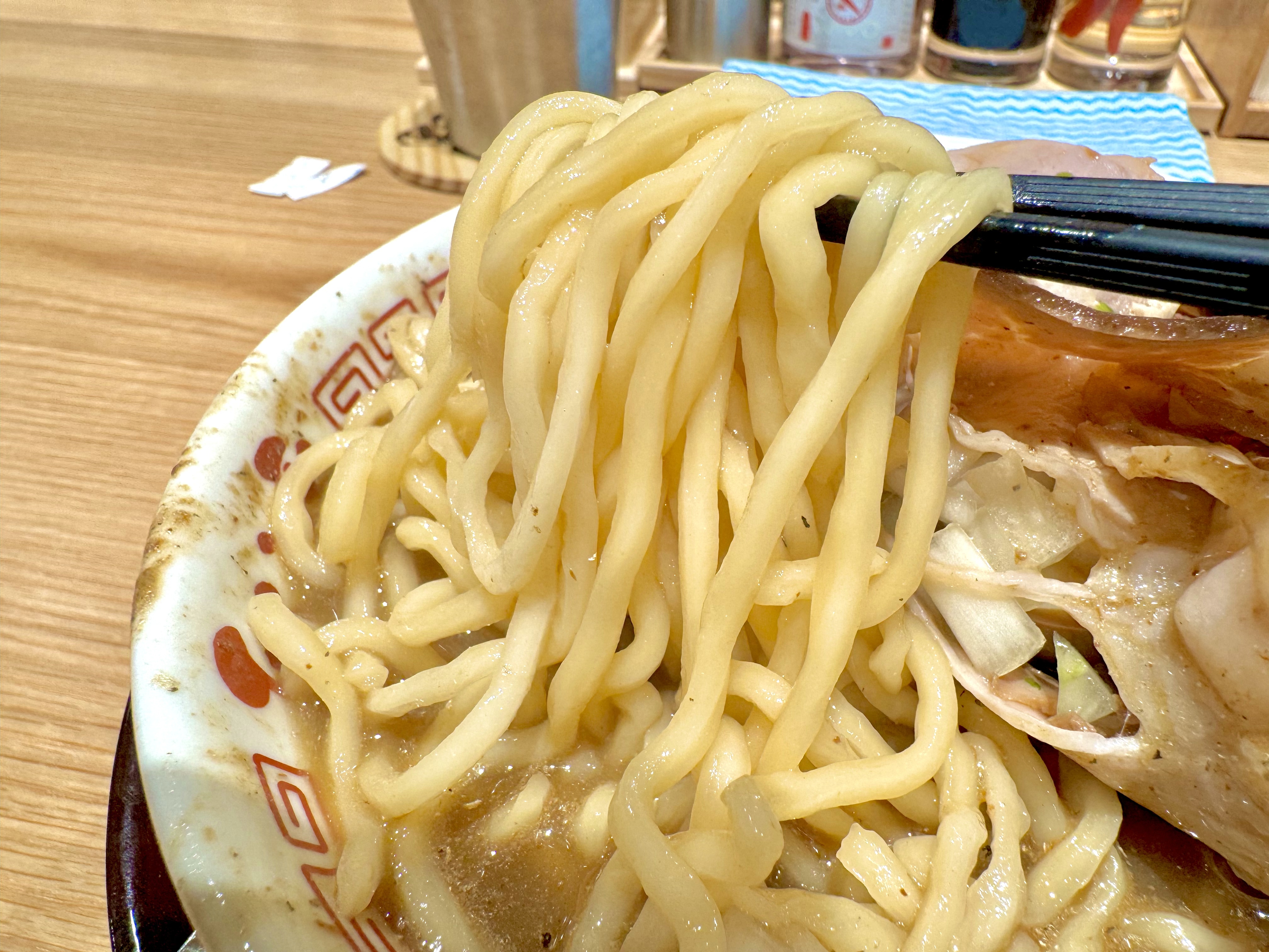 松本製麺所の中太麺