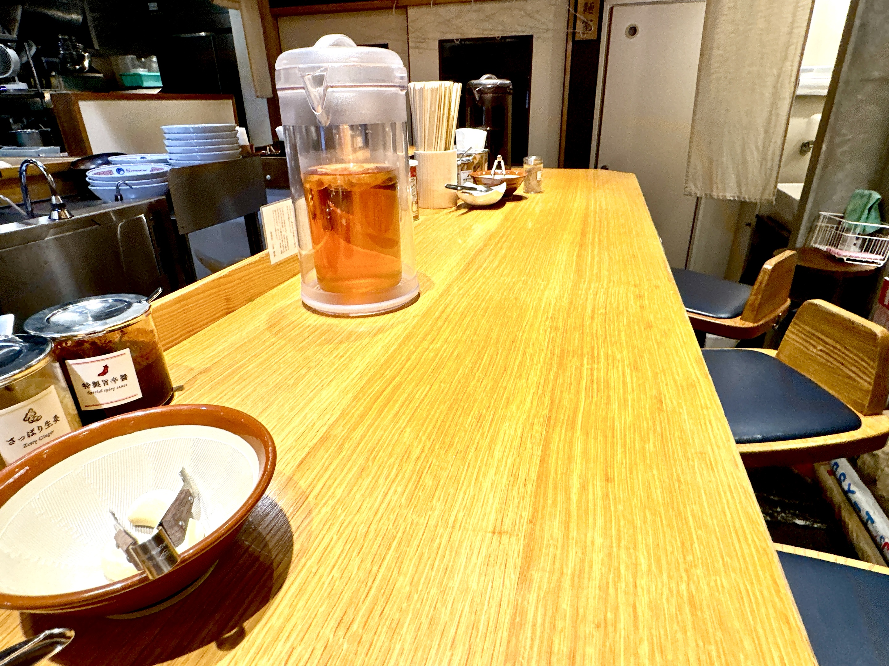 カウンター席雰囲気