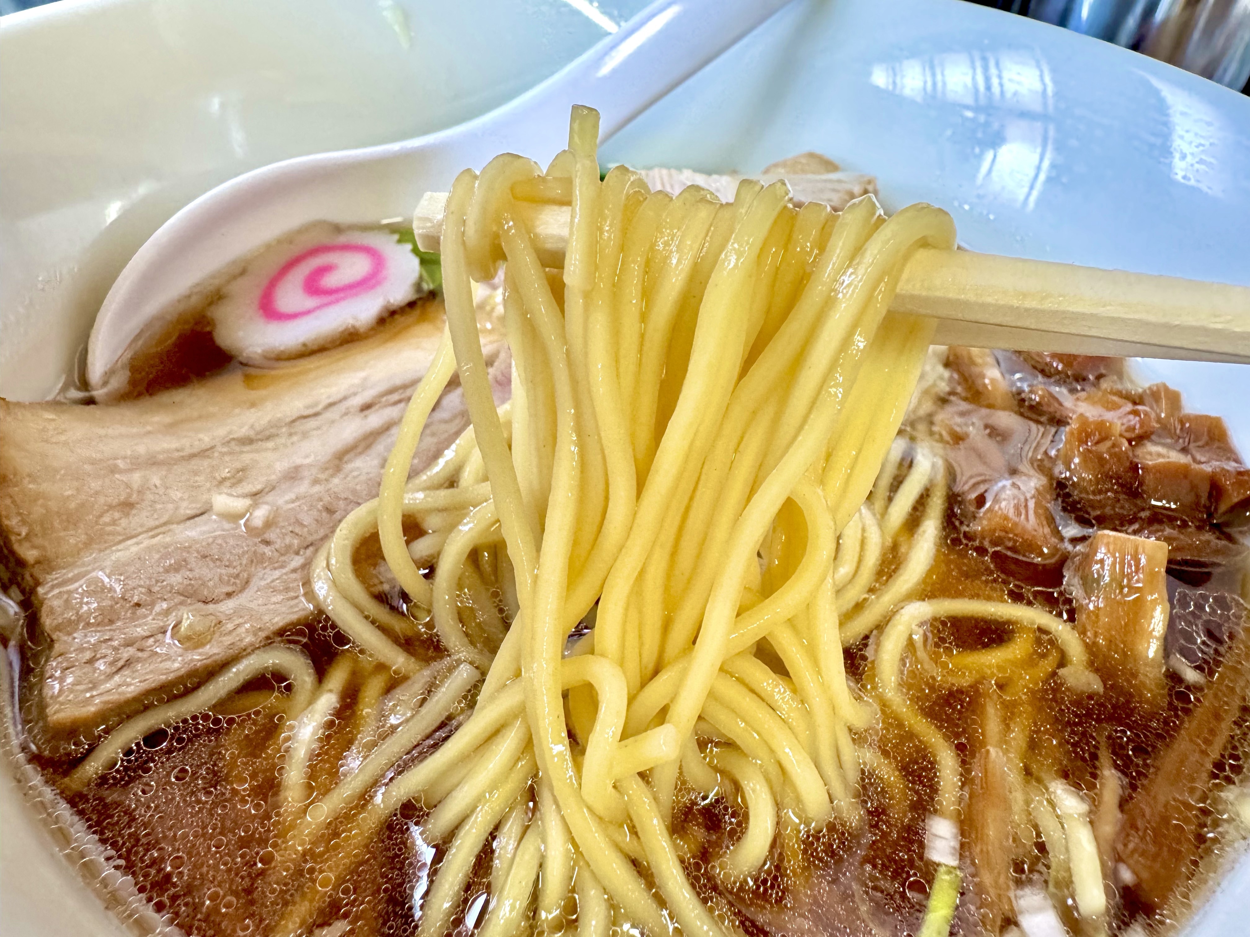 中細のしなやかな麺