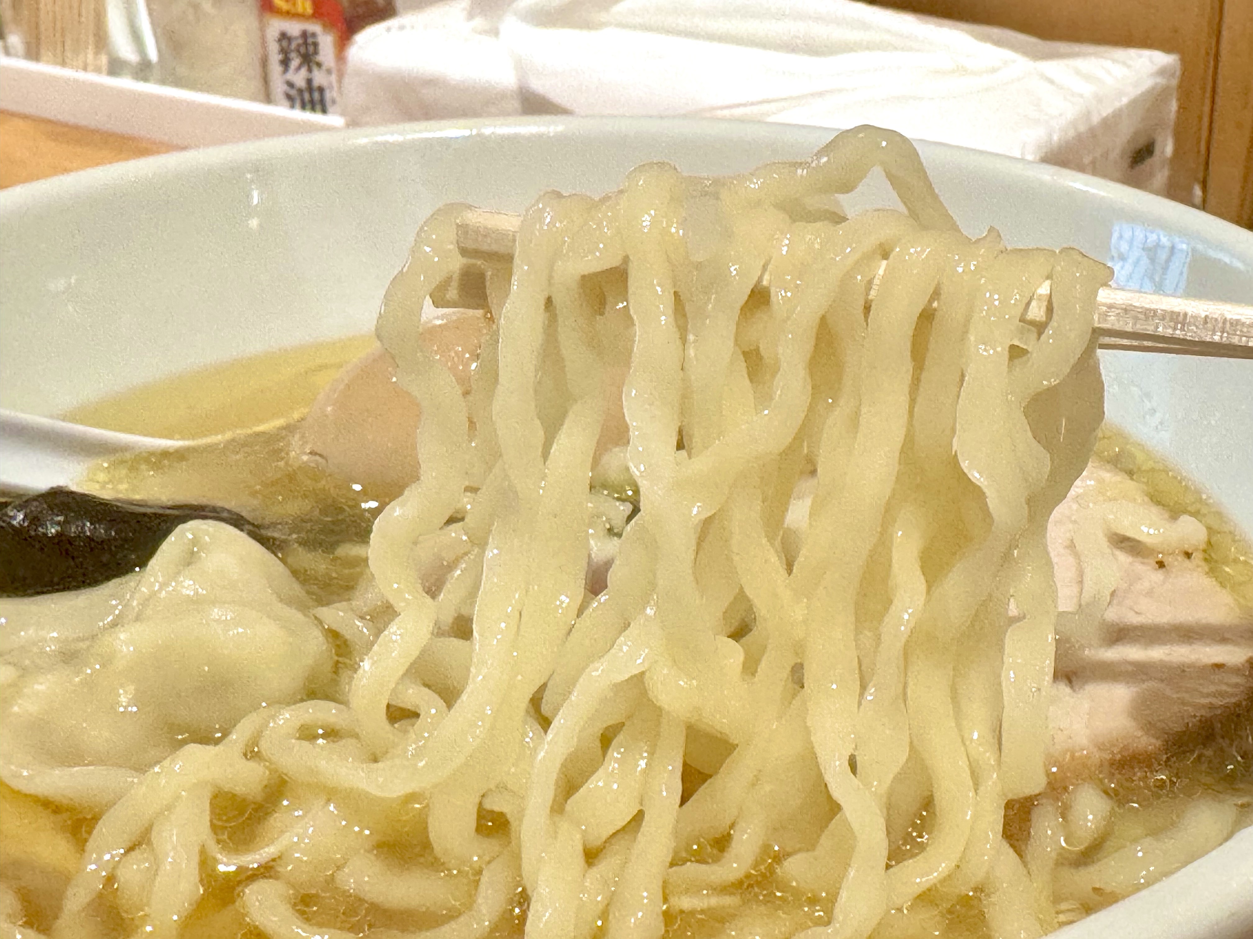 平打ち状の麺