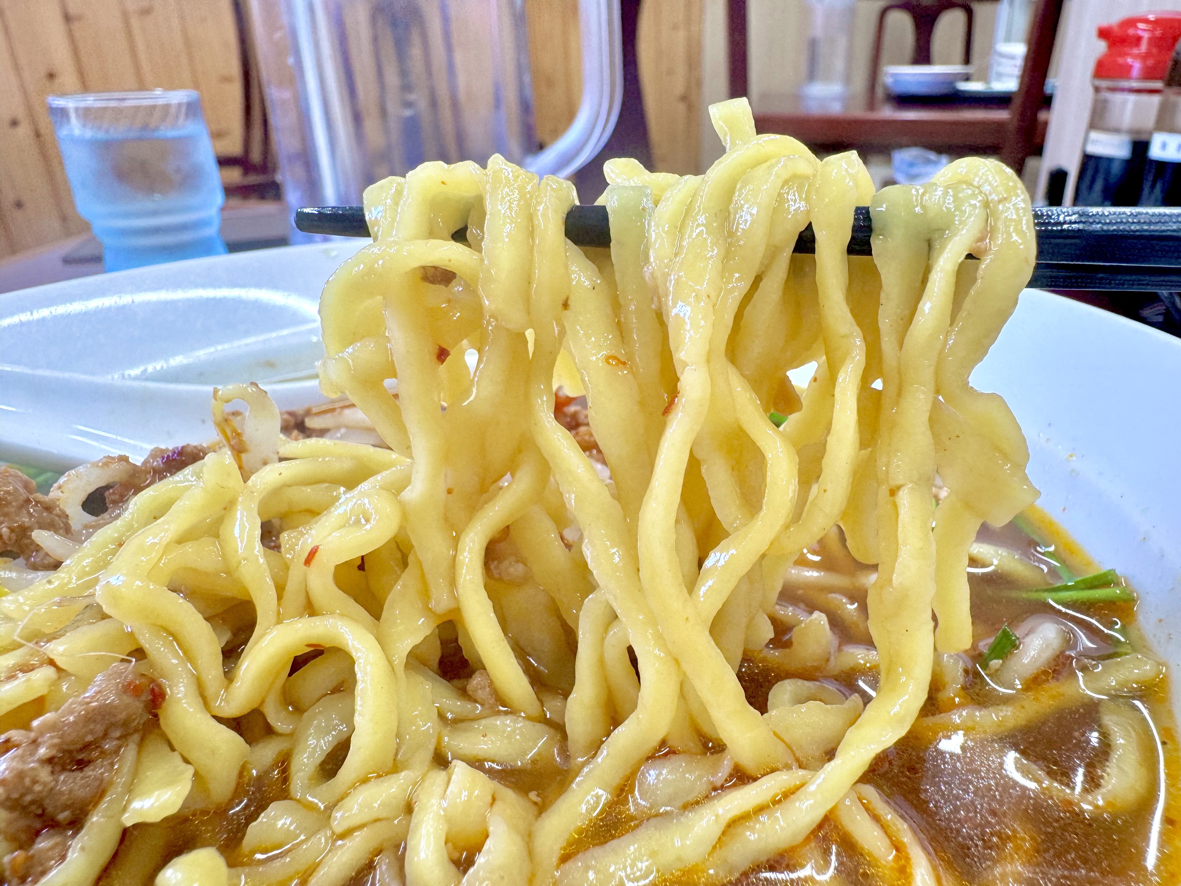 柔らかめの平打ち麺