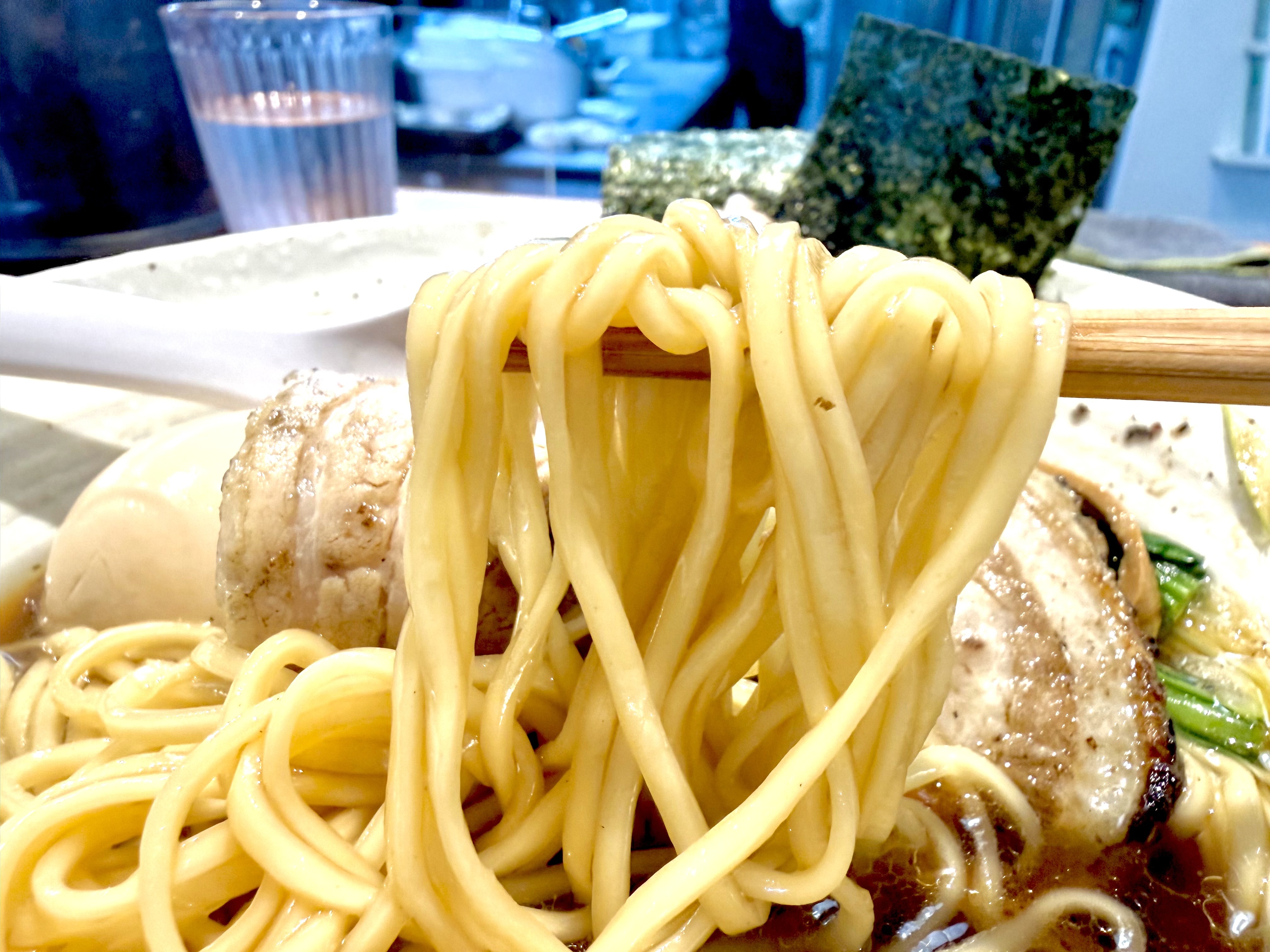 三河屋製麺の中細麺