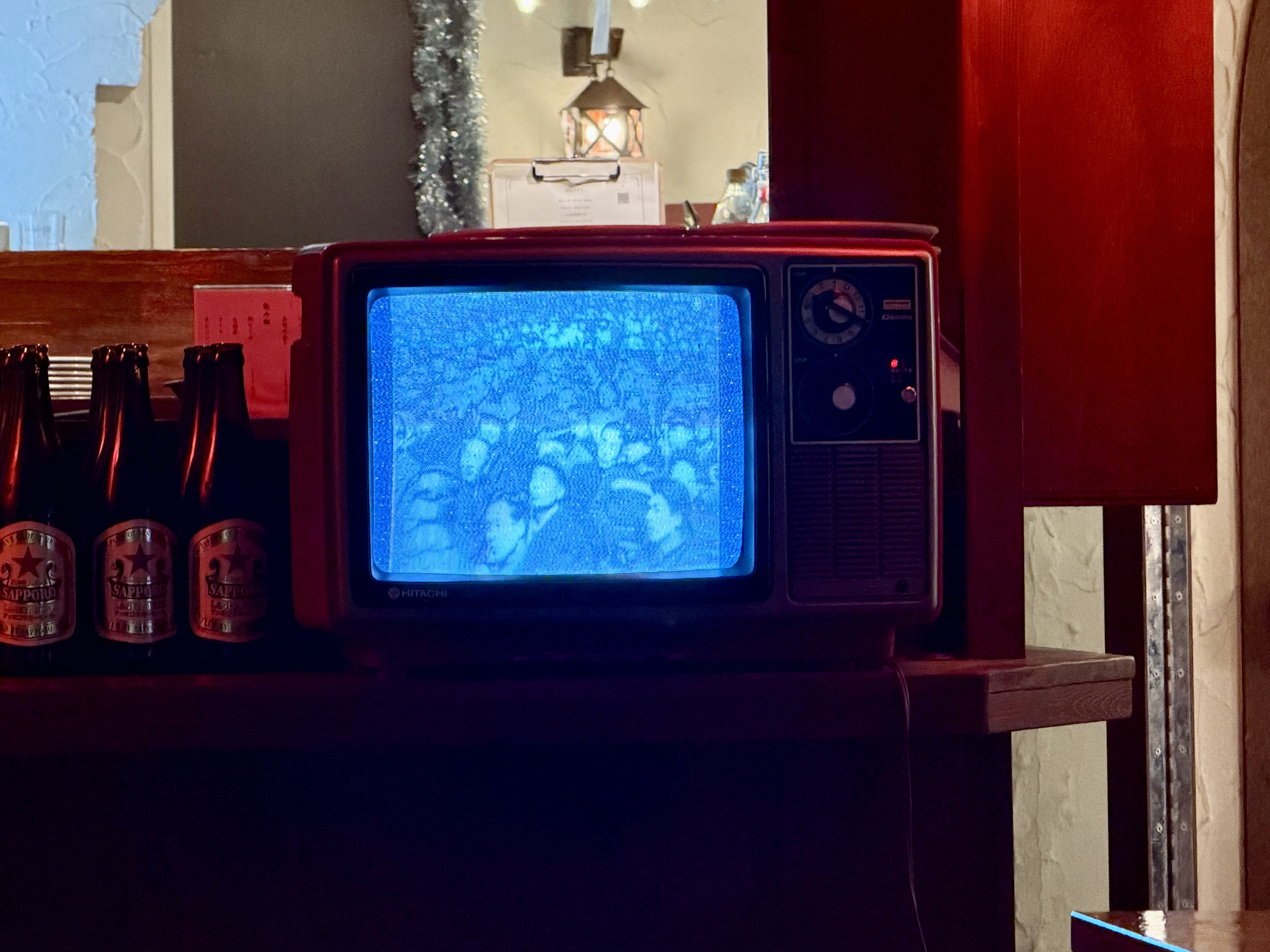 昭和時代のテレビが風情感じる