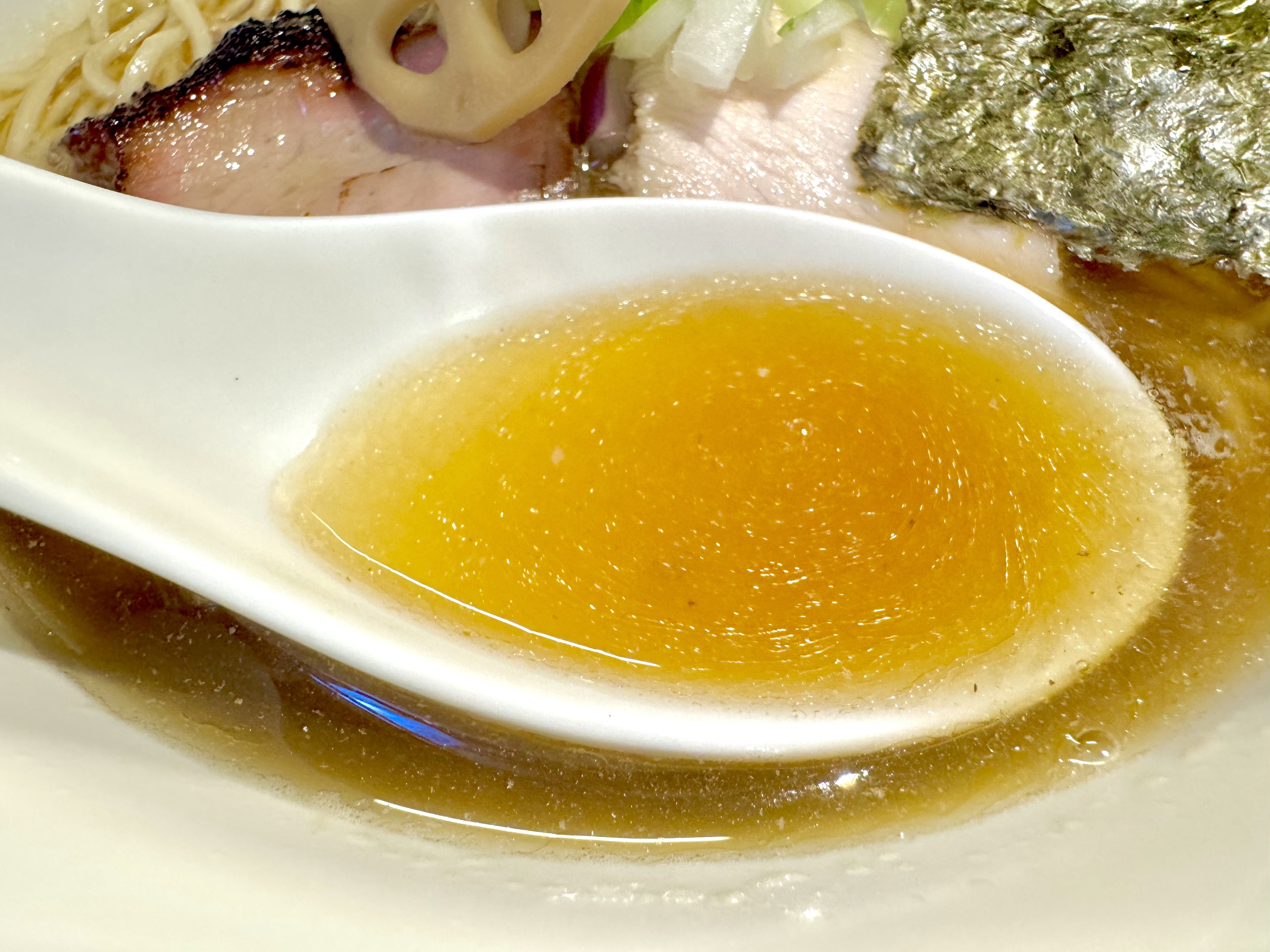 煮干し効いたスープ