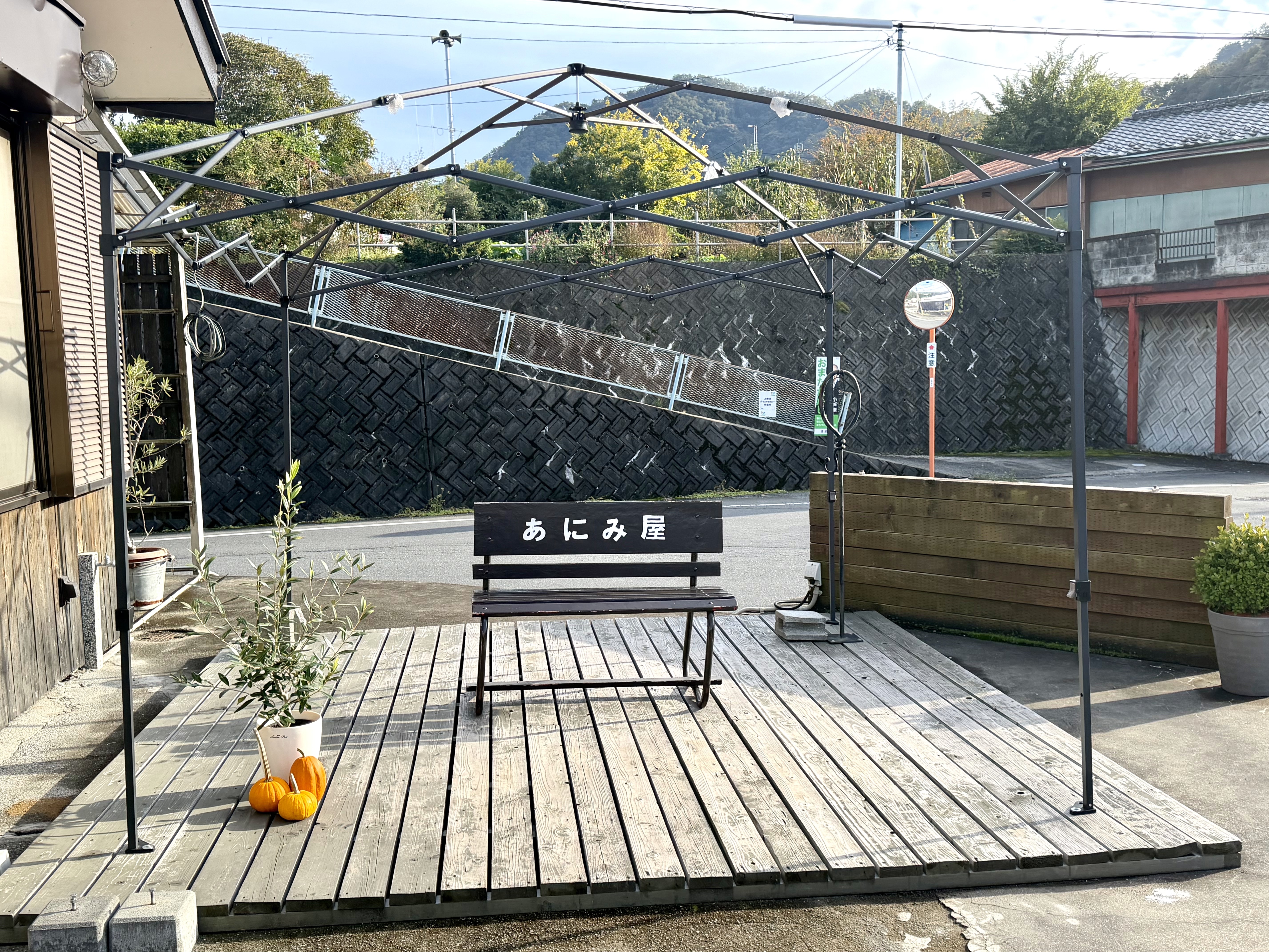 店頭で椅子待ちできる