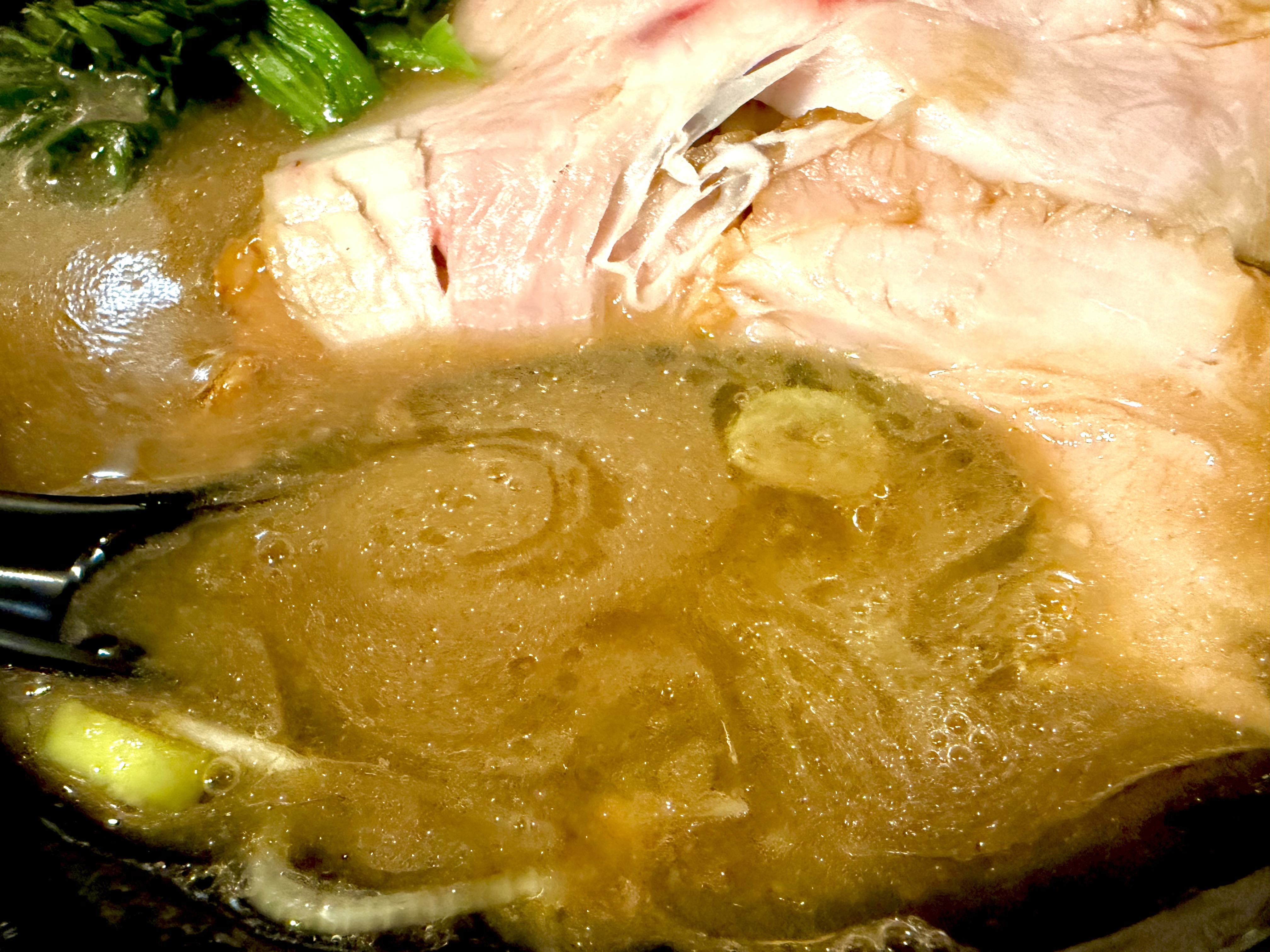 濃厚でキレあるスープ