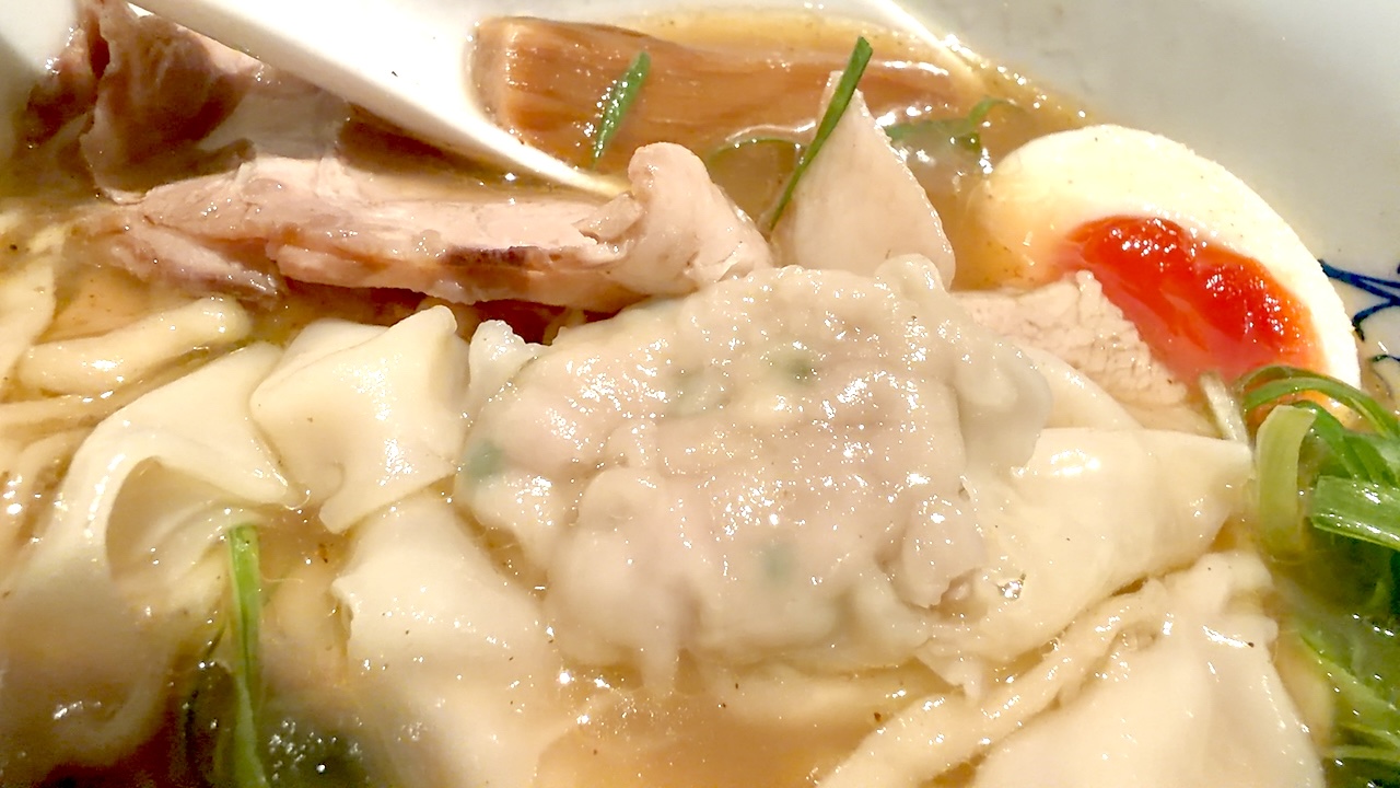 食感豊かなワンタン