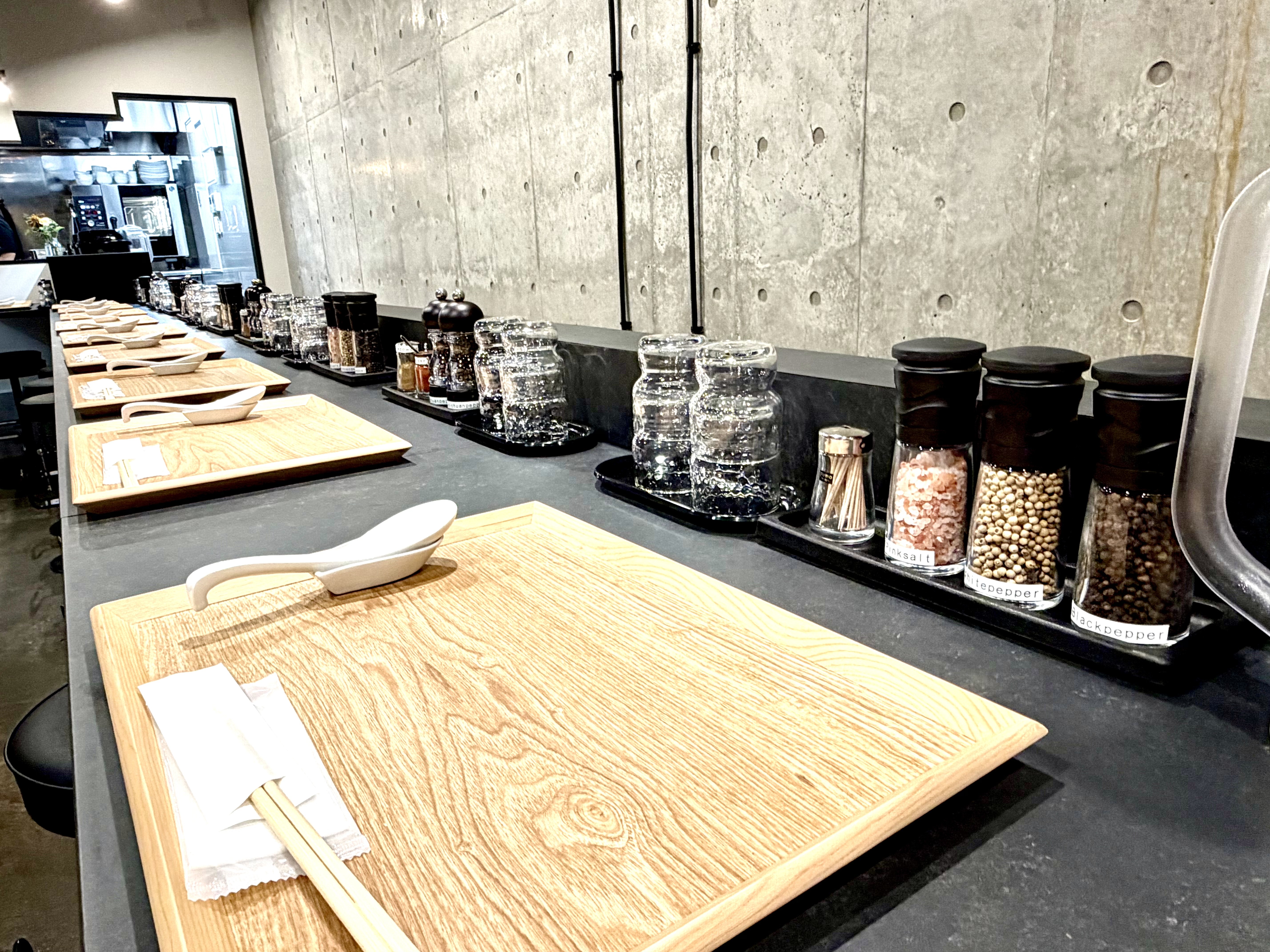 店内カウンター