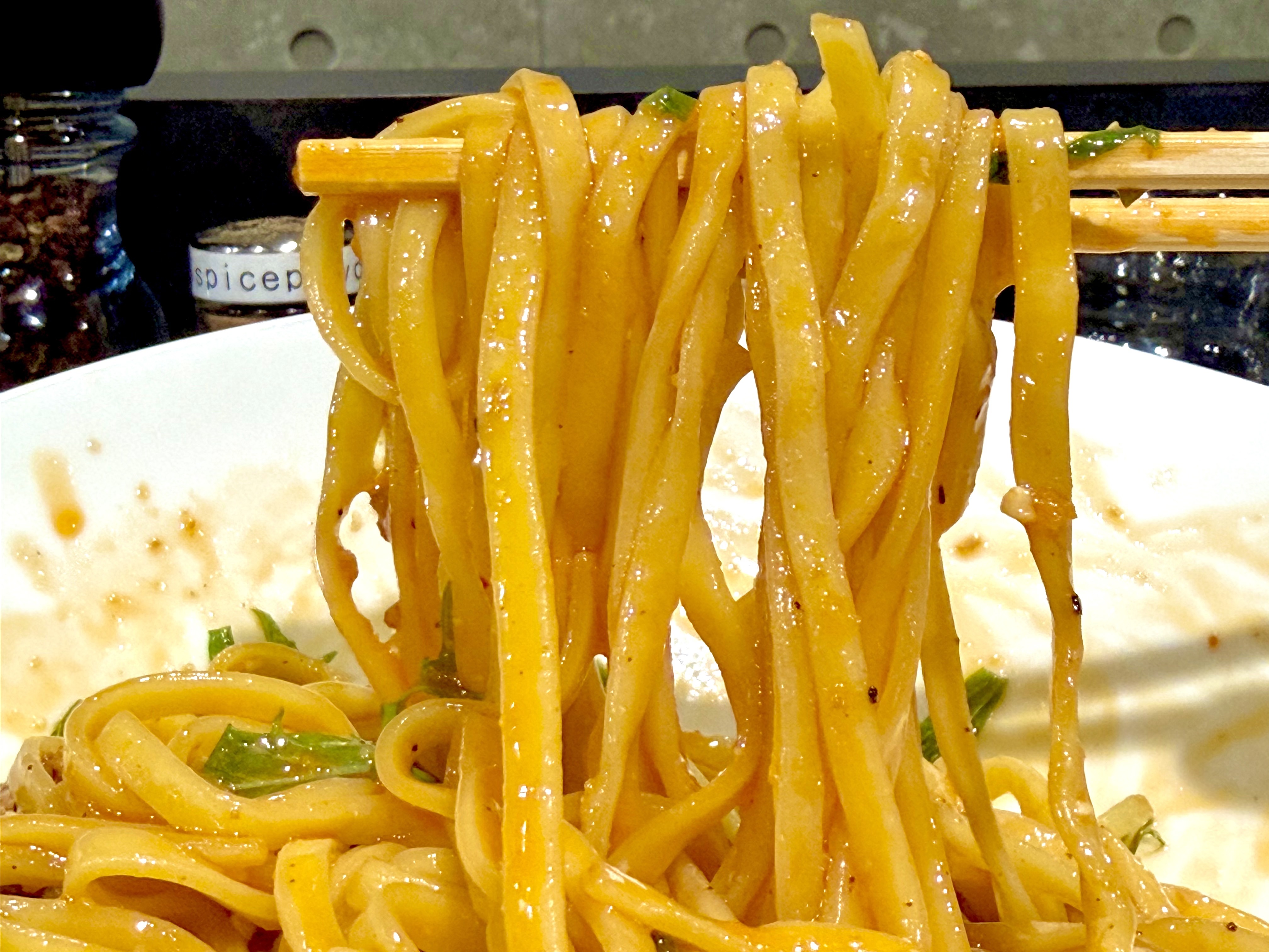 三河屋製麺の平打ち麺