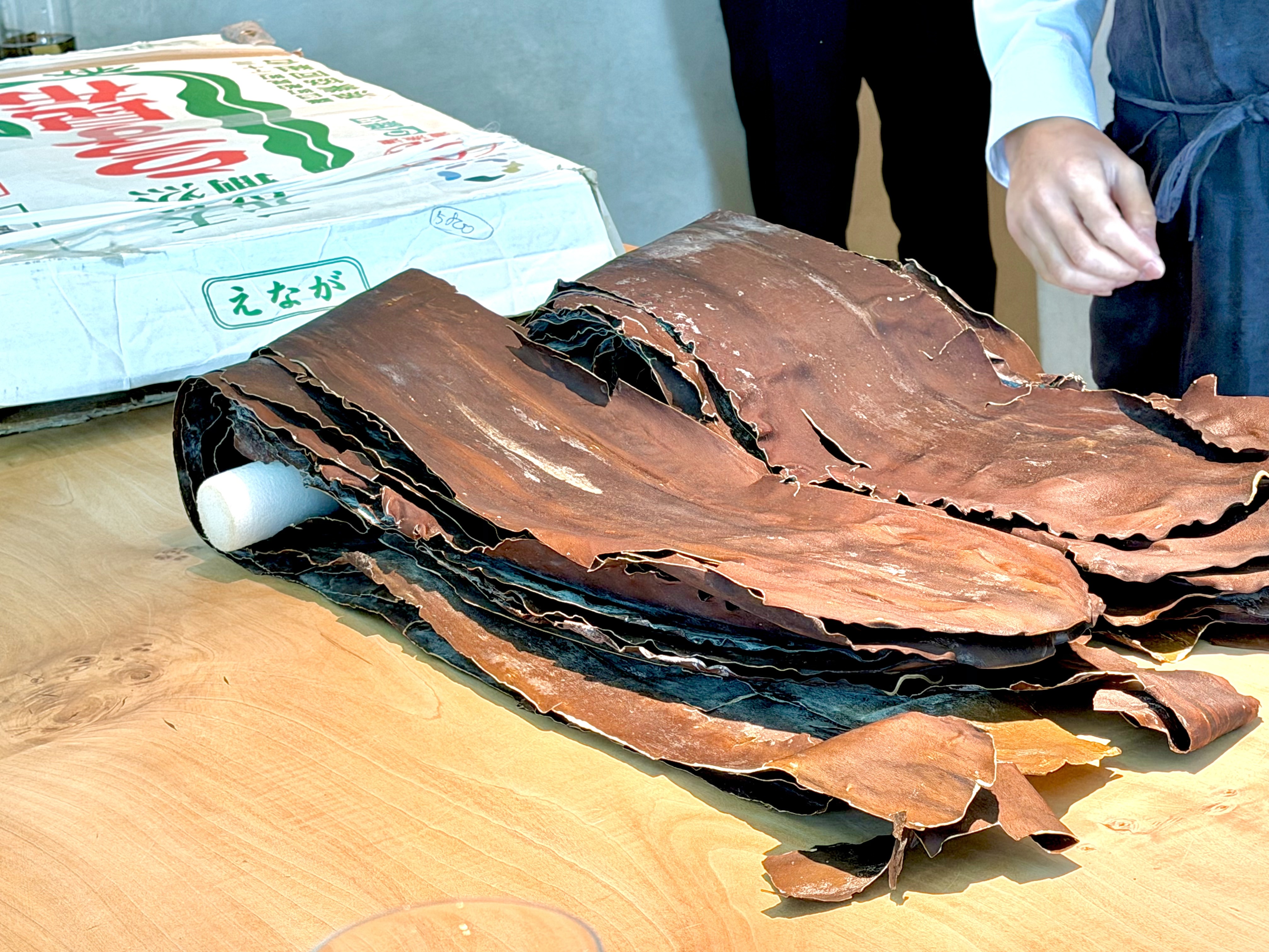 昆布の香りを嗅ぐ