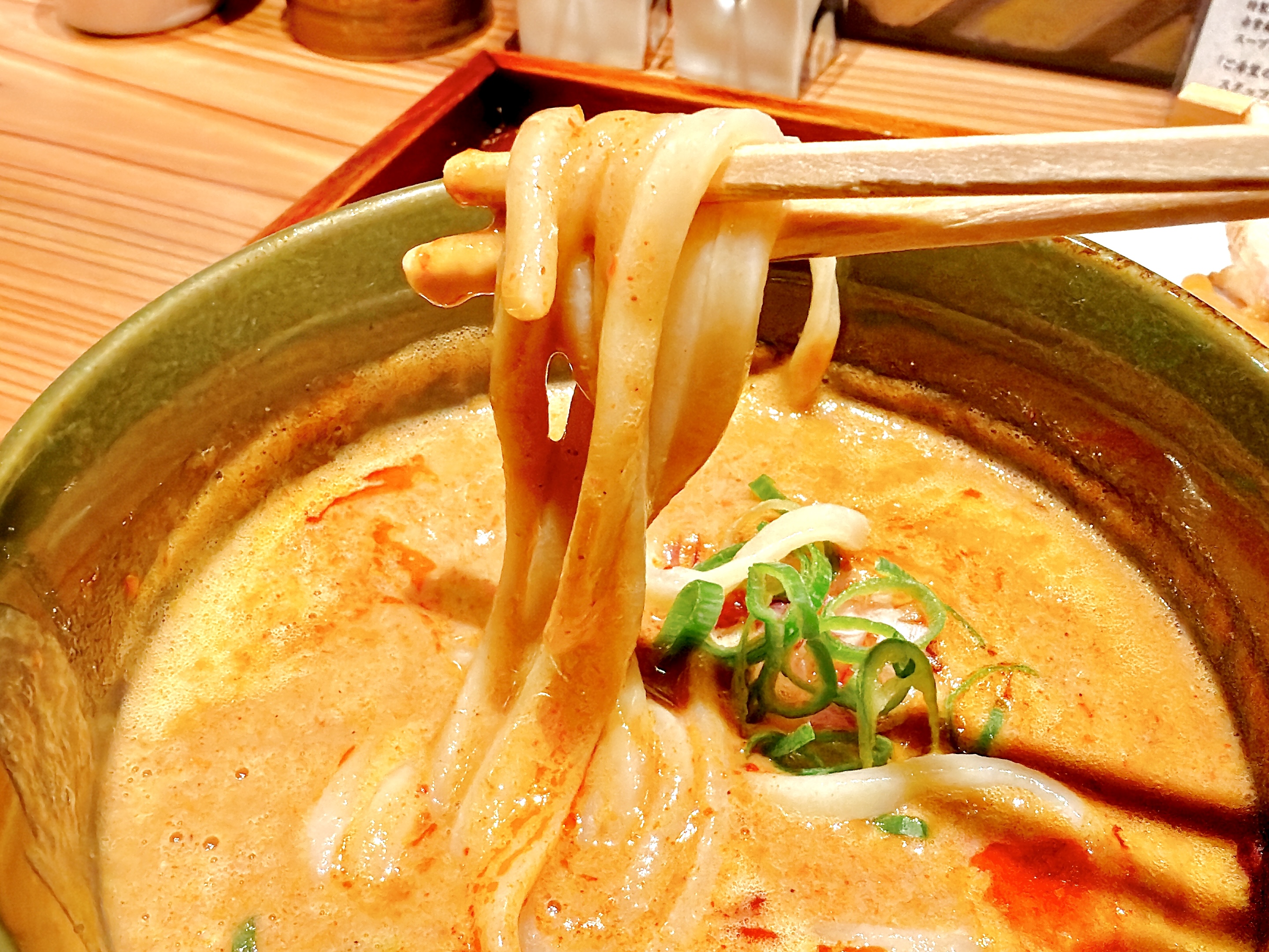 濃厚つけ汁と麺