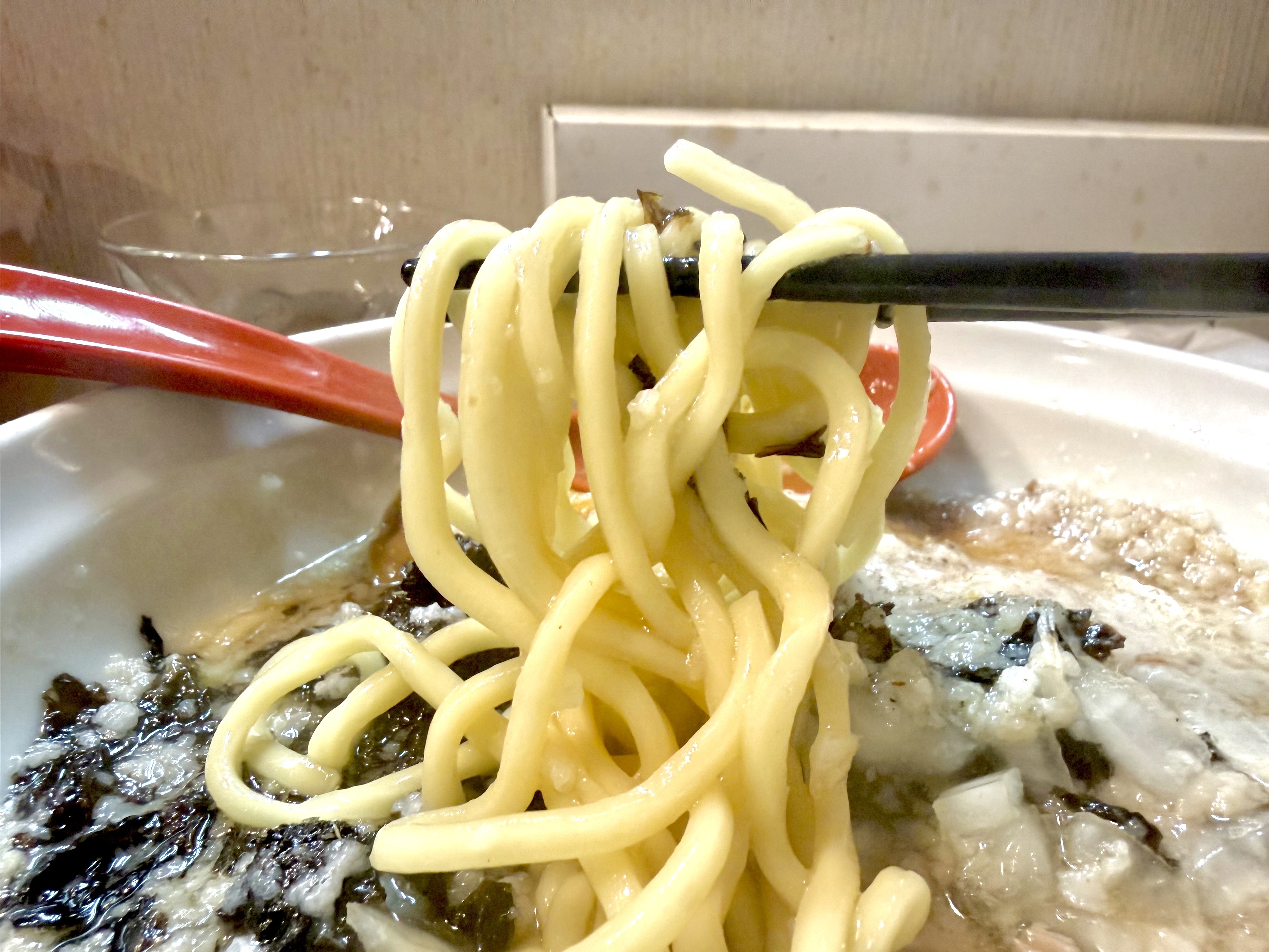 もっちり丸みある麺