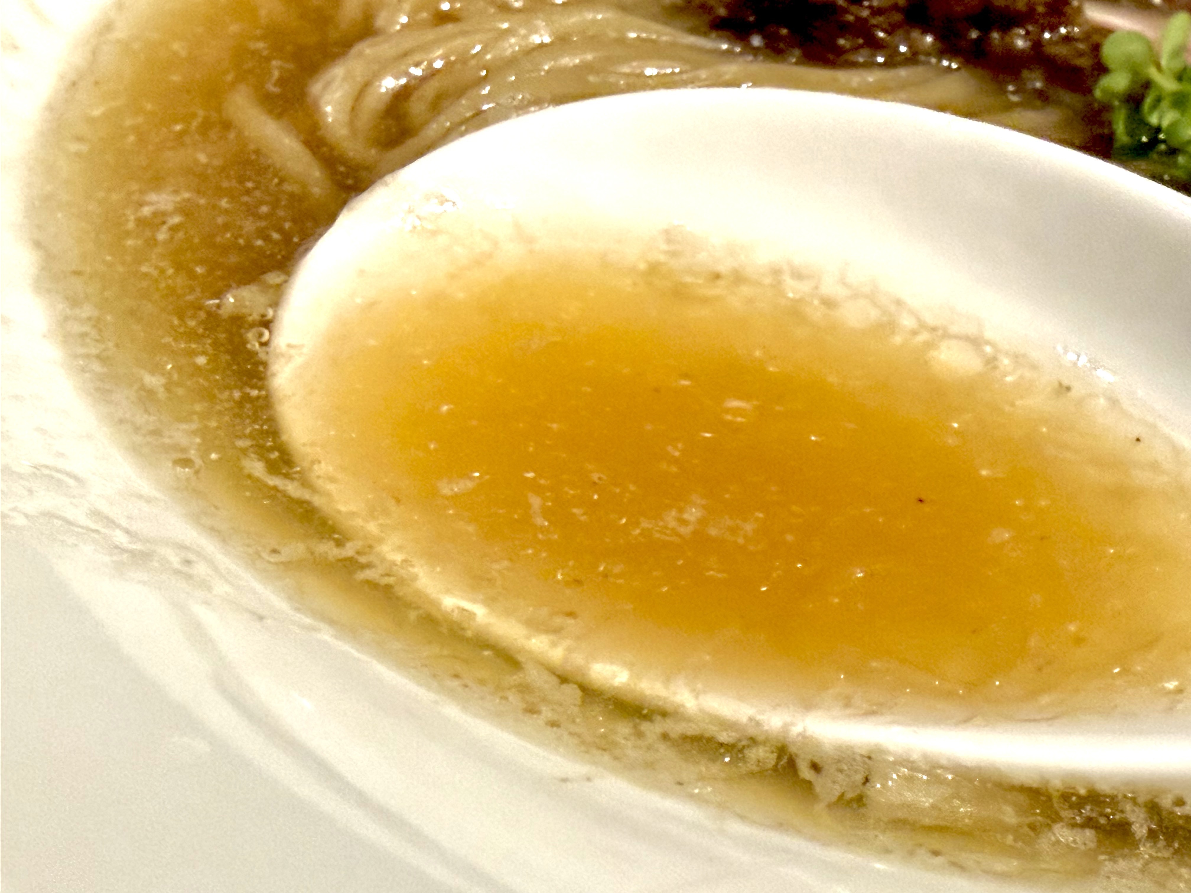 煮干し効いたスープ