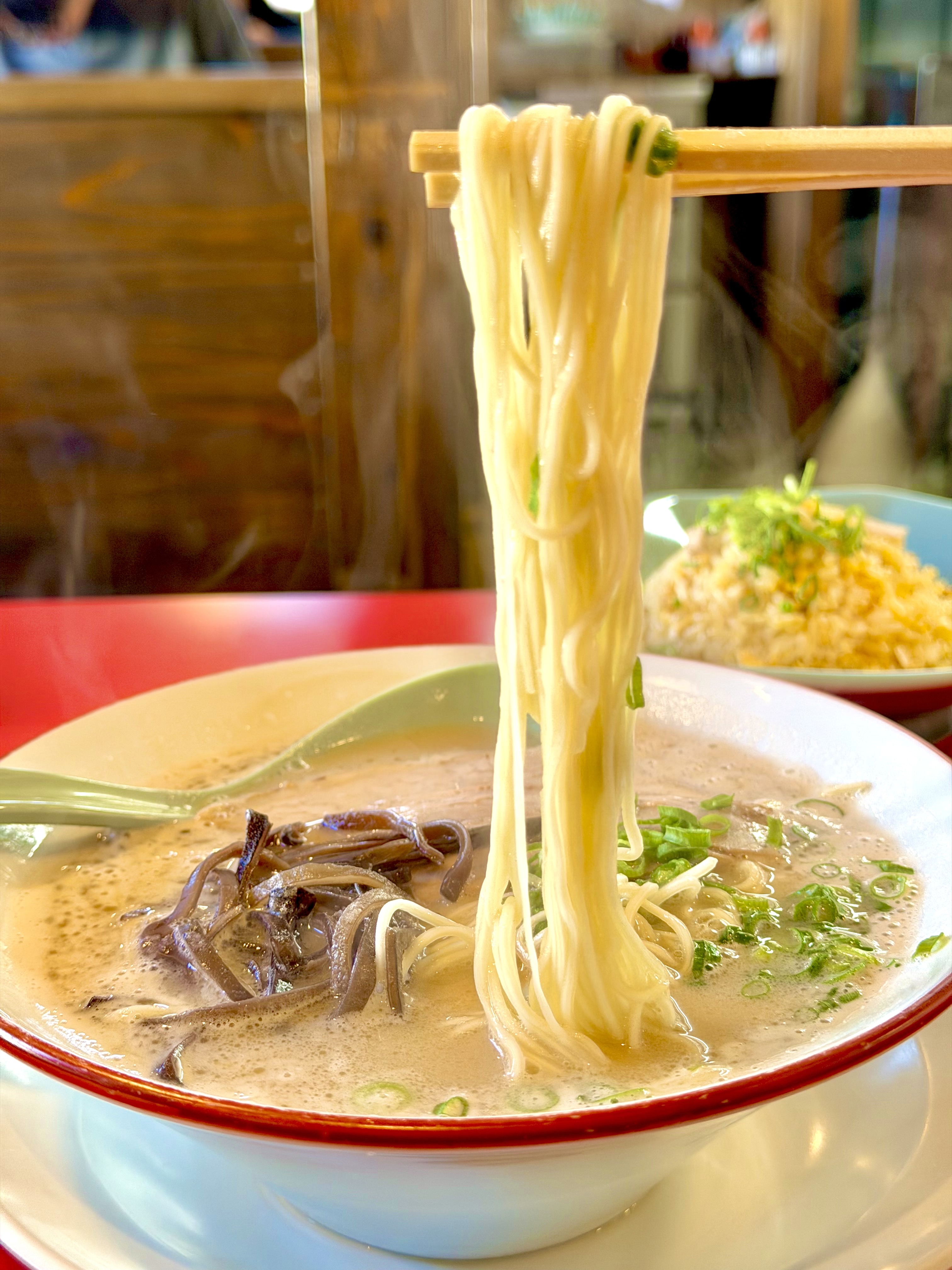 美味しそうな麺リフト