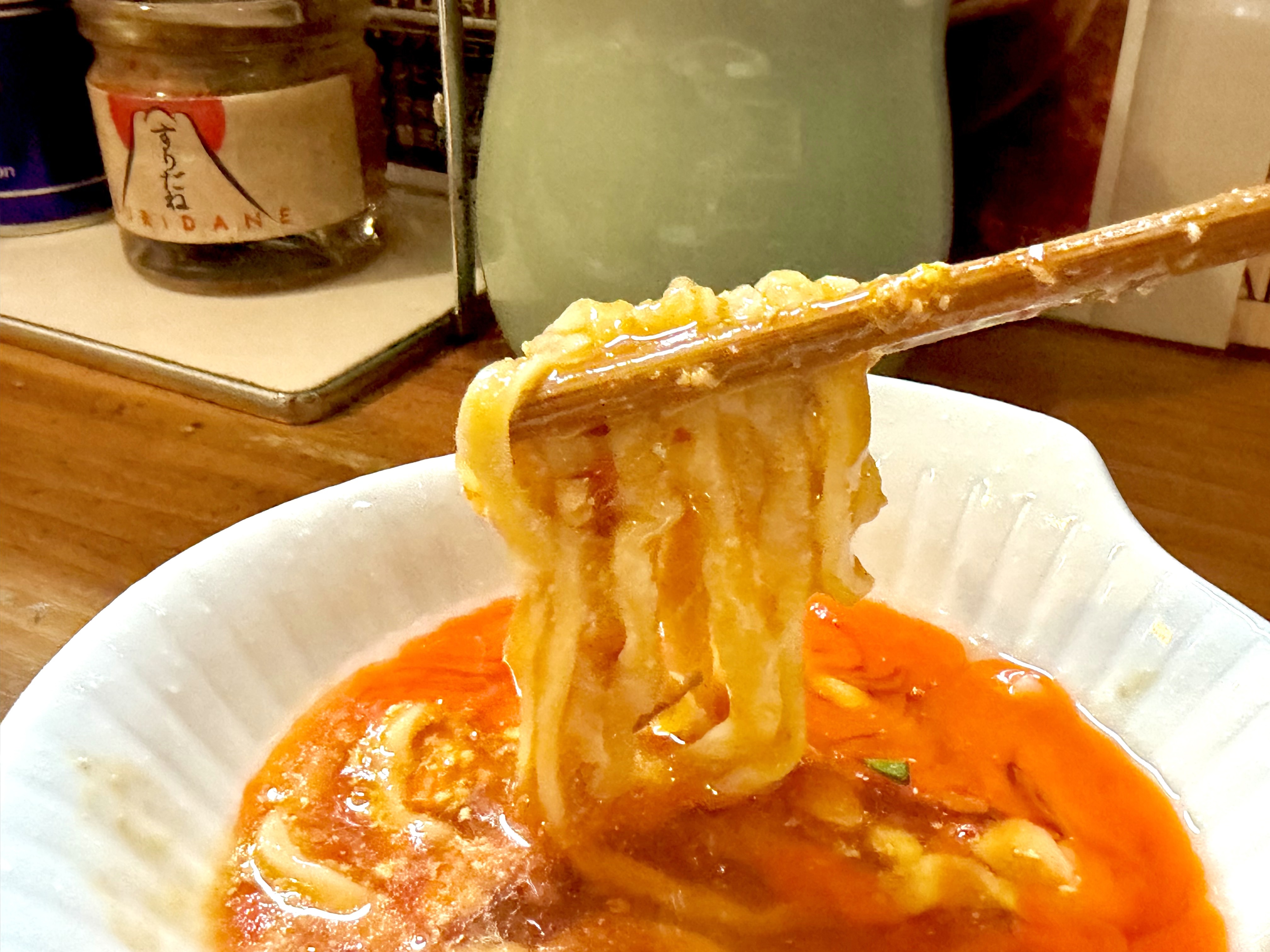 ポン玉のに麺を潜らせる