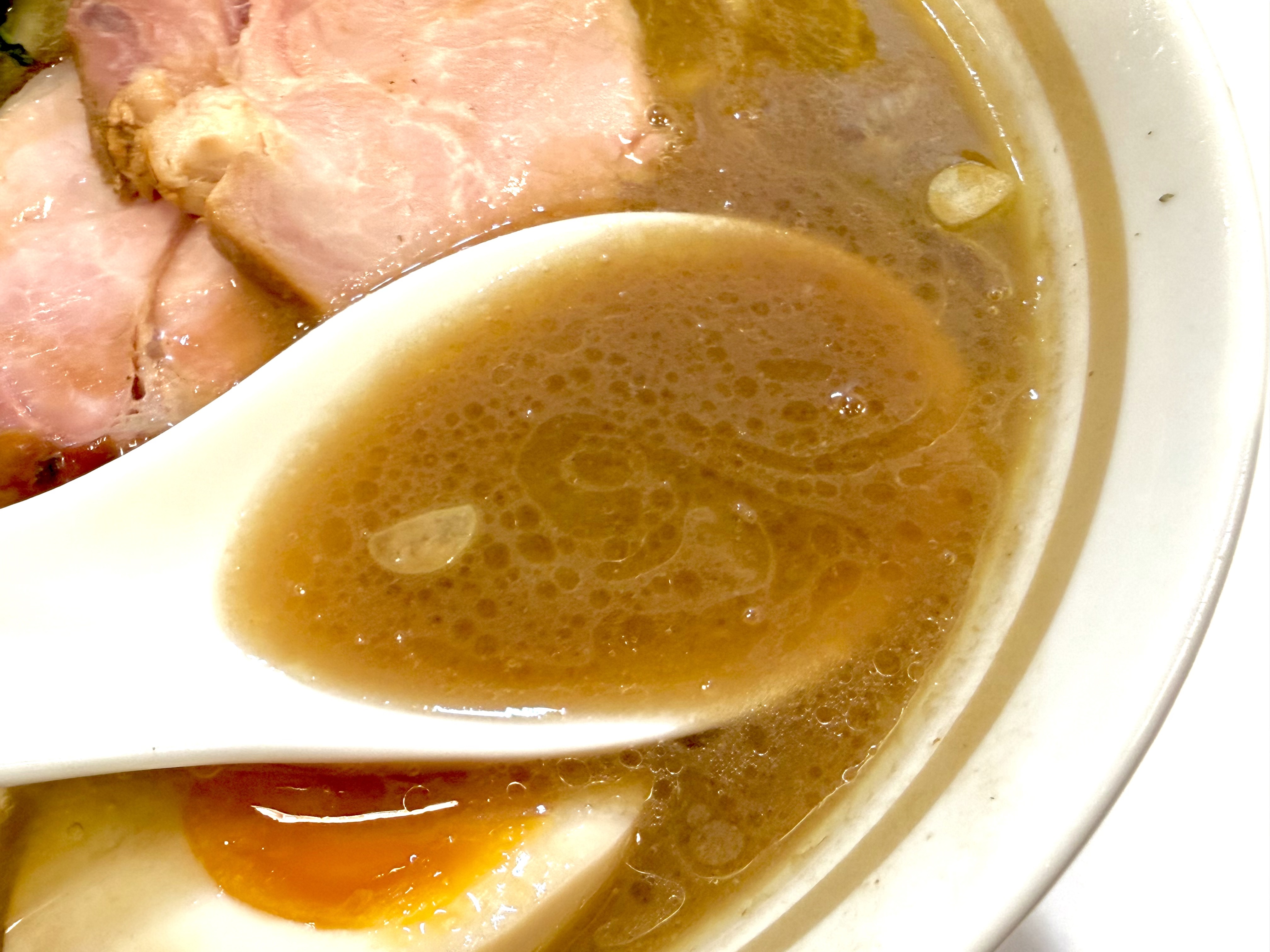 濃厚な家系スープ