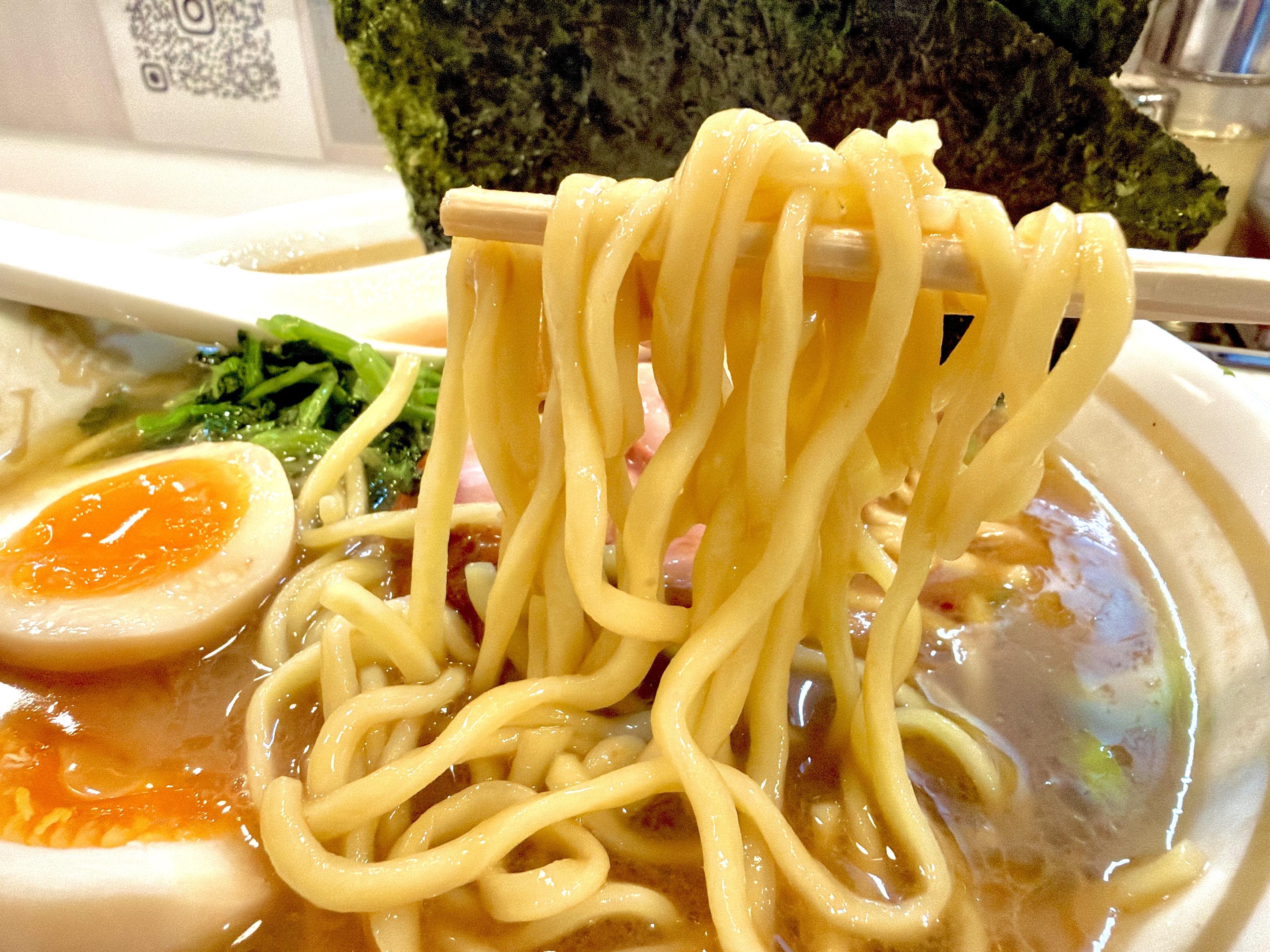 三河屋製麺の中太麺