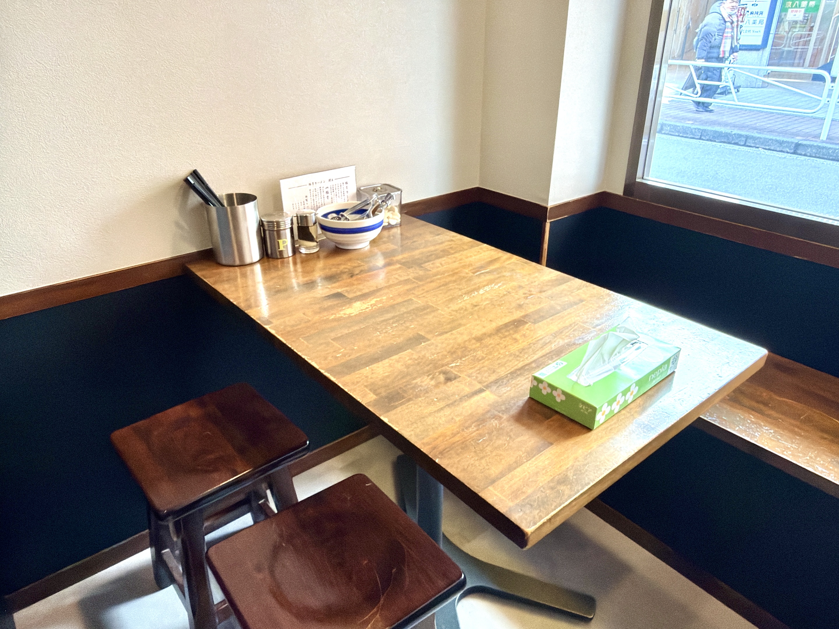 テーブル席