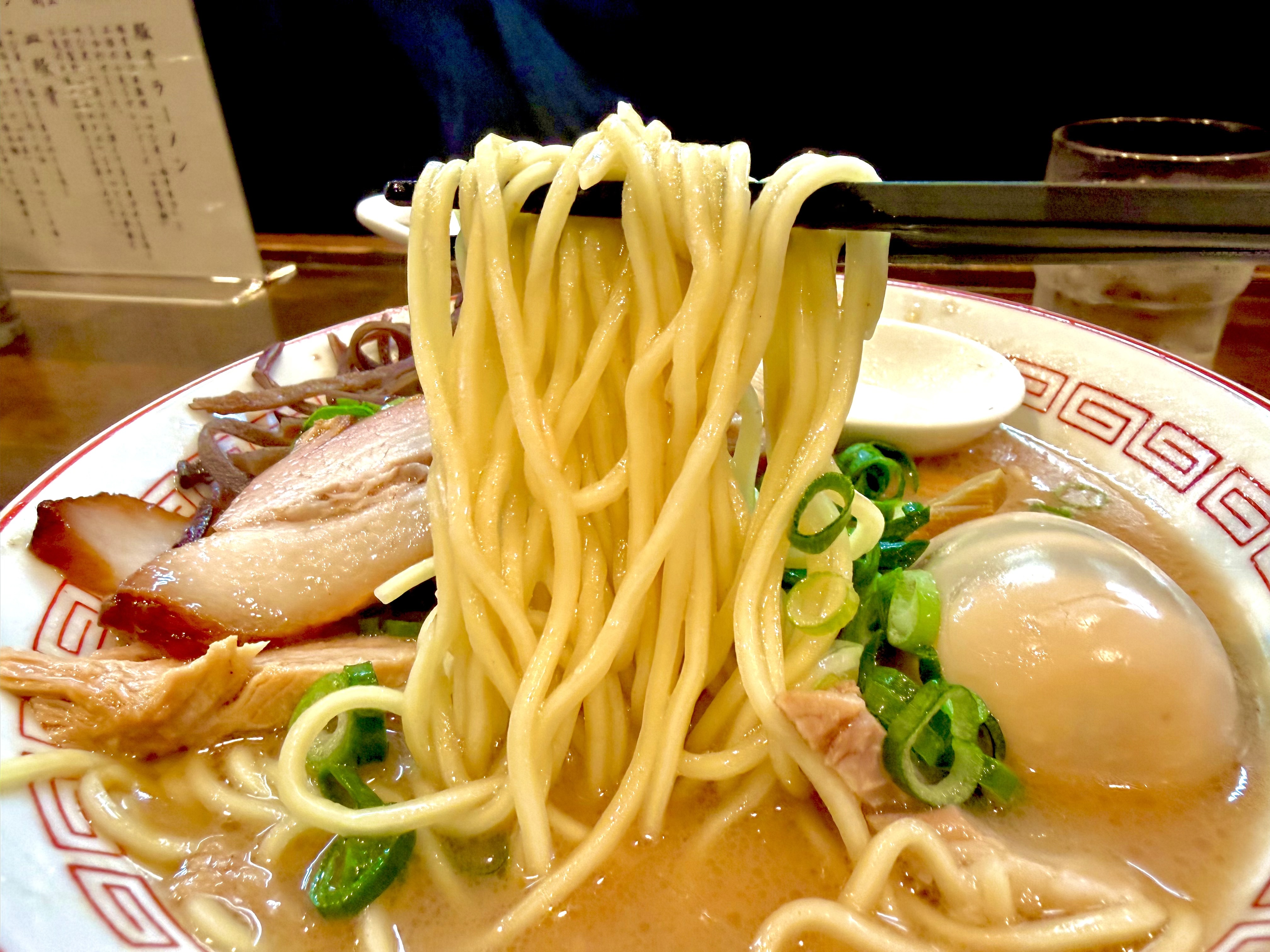 自家製の中細麺
