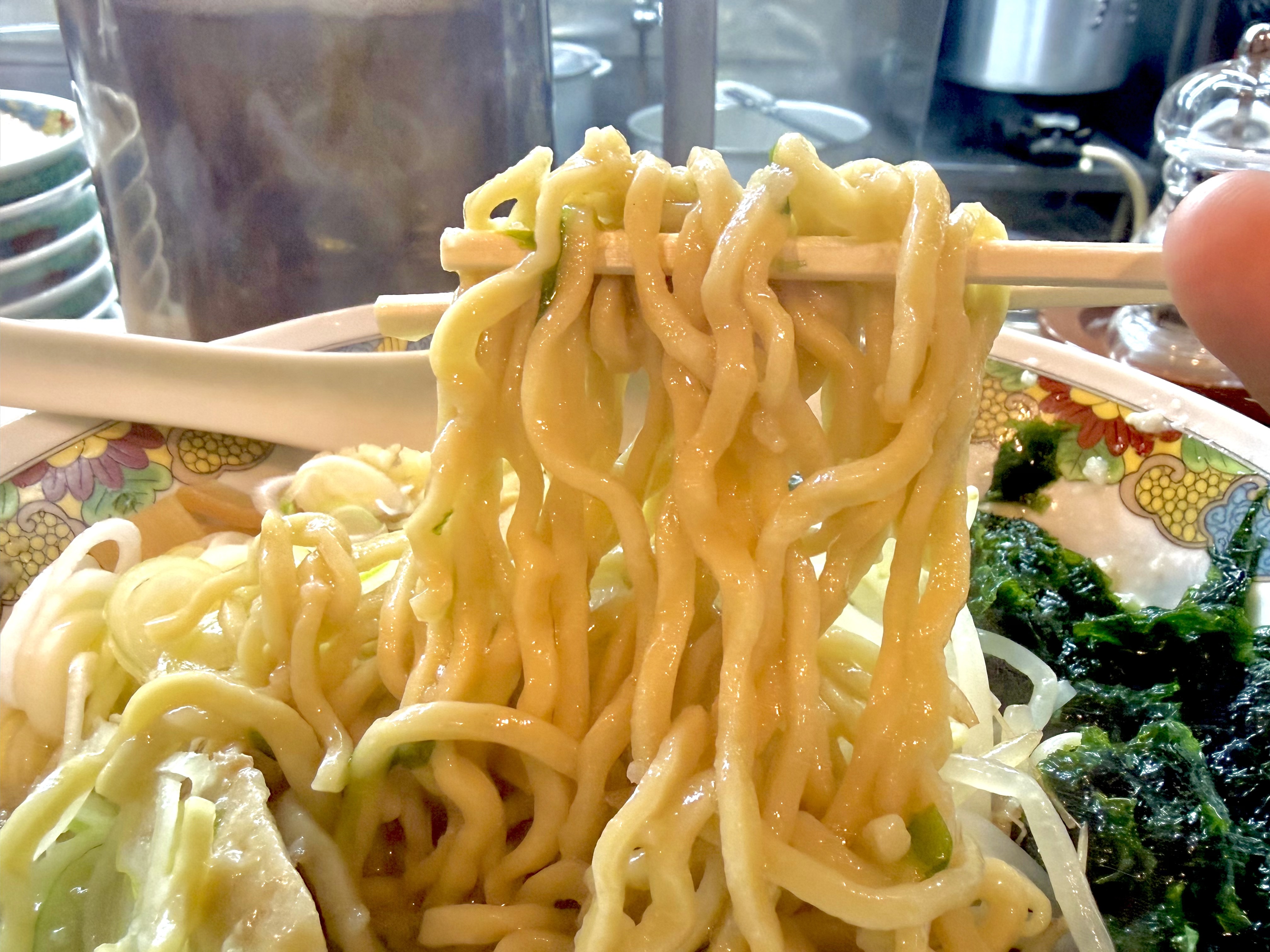 コシがある中太麺