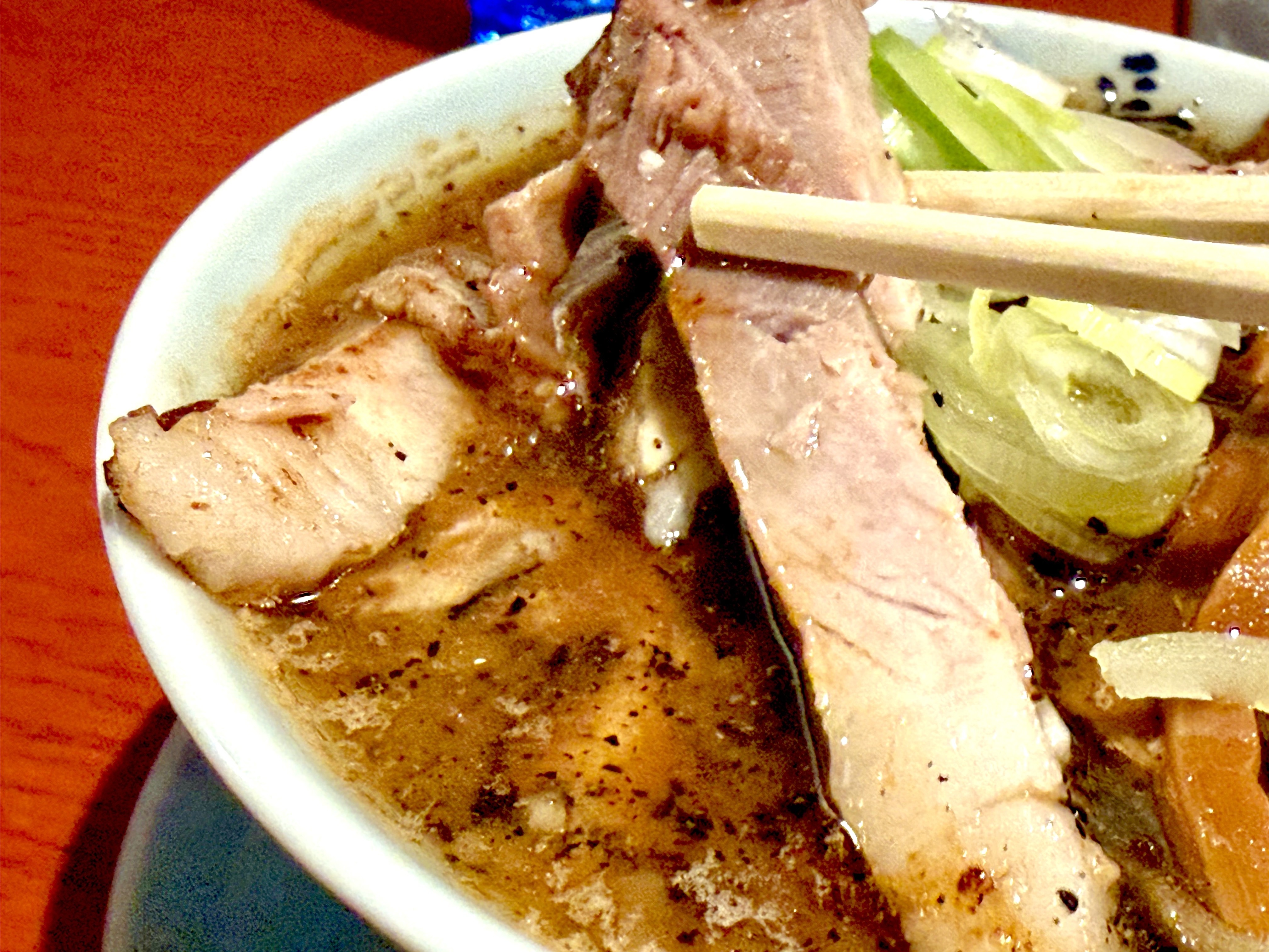 チャーシューは細切りで食べやすい