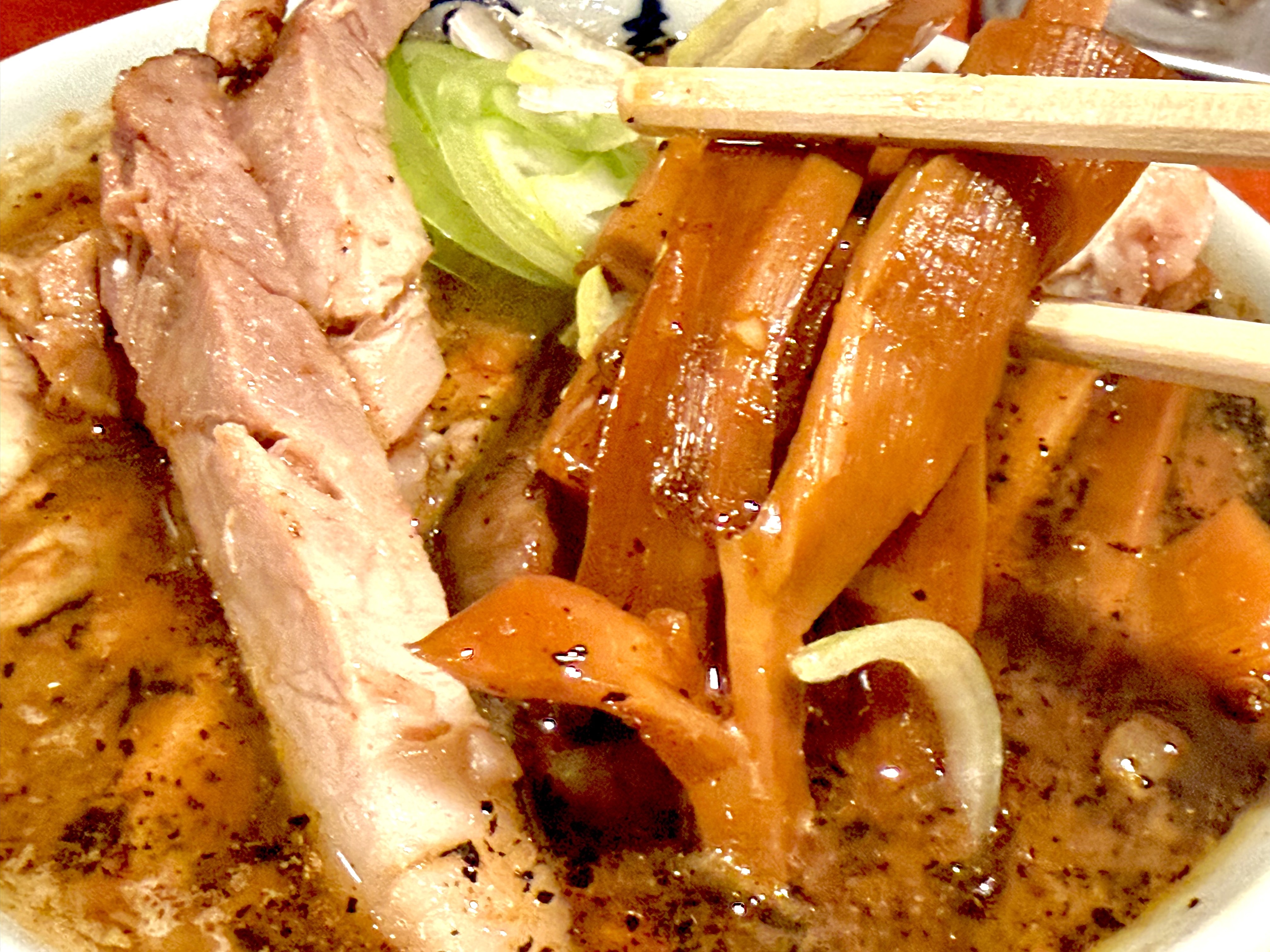 どっさりメンマとチャーシュー