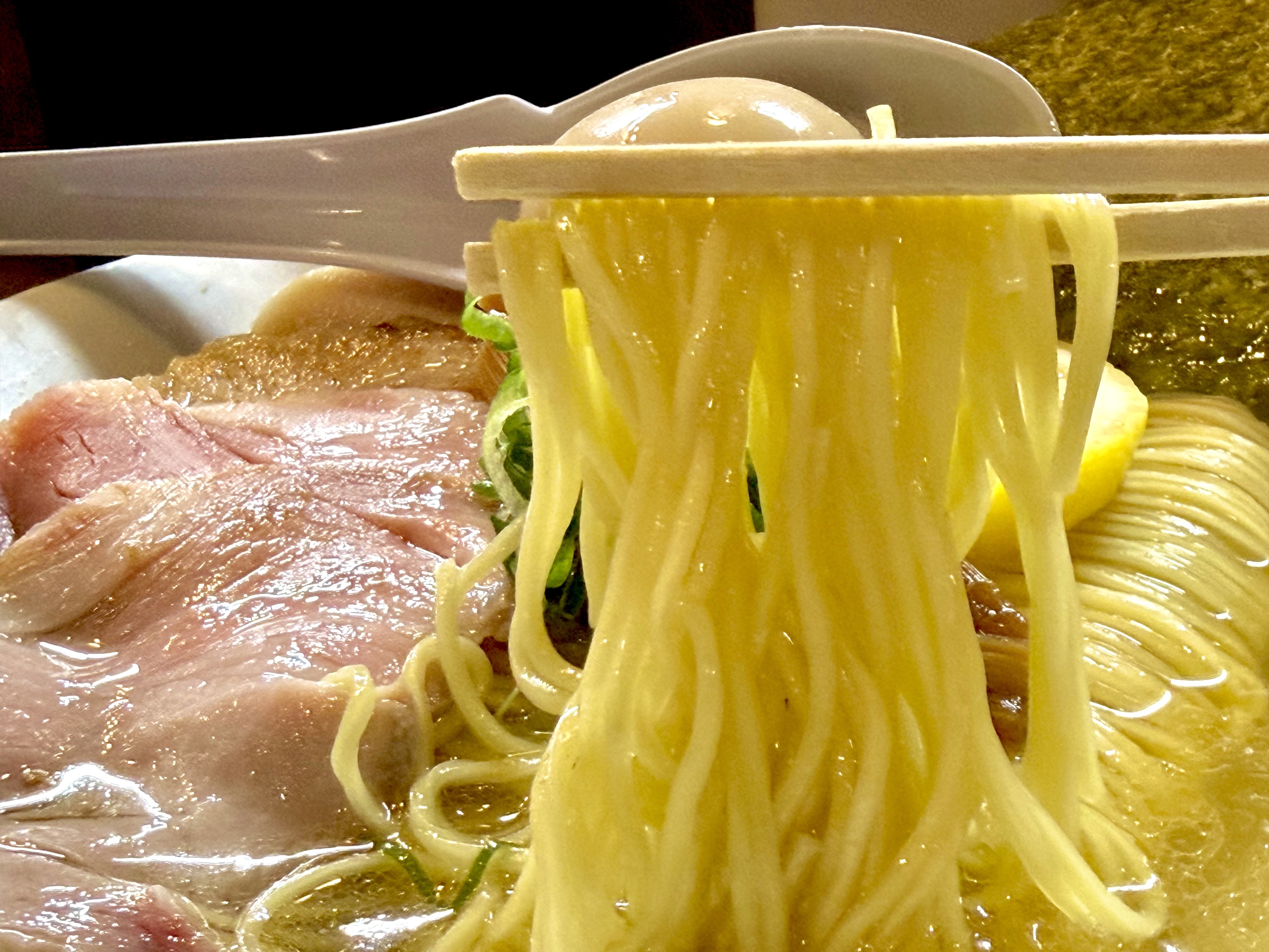 菅野製麺所の中細麺