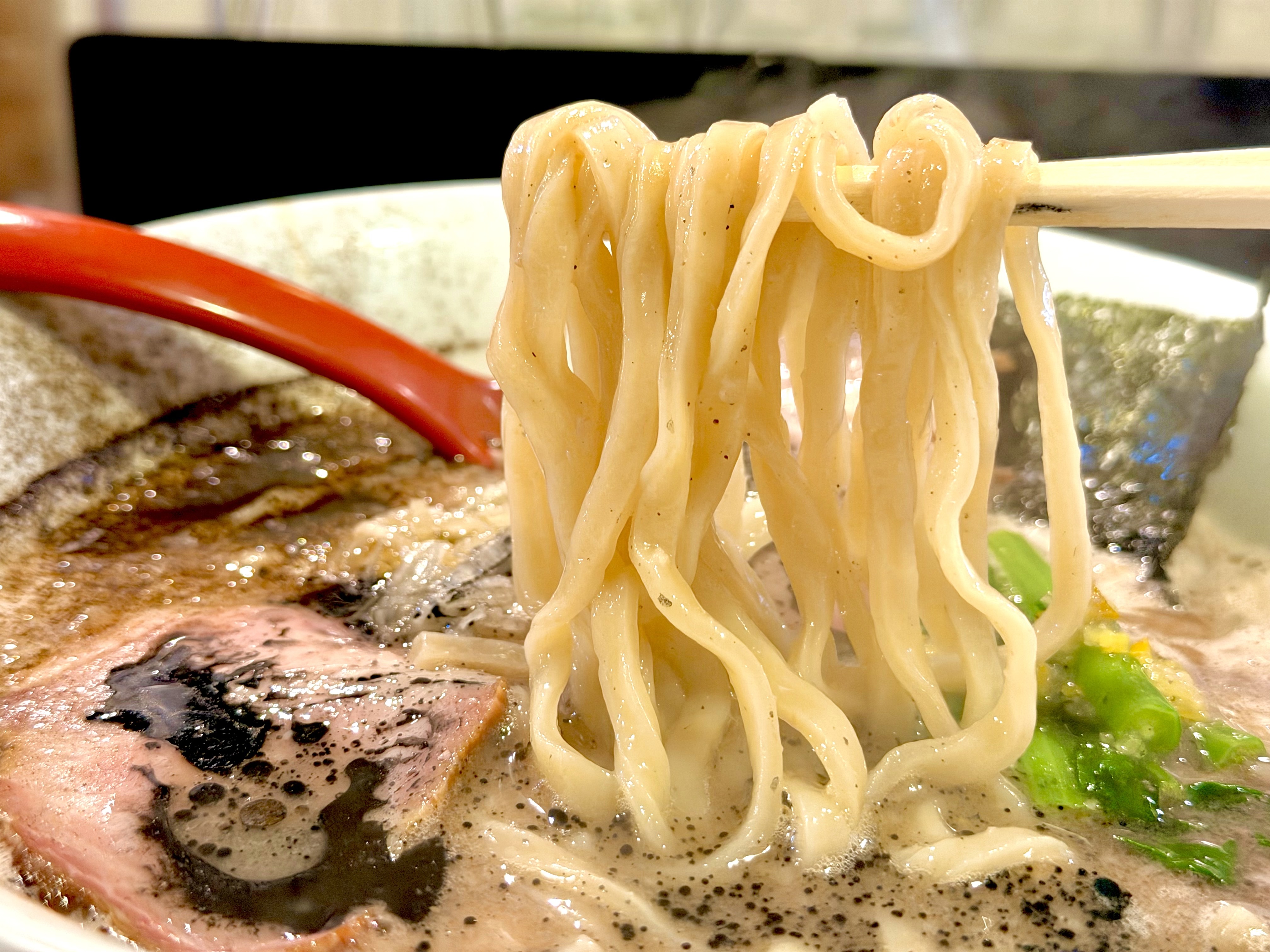 中細のもちっと麺