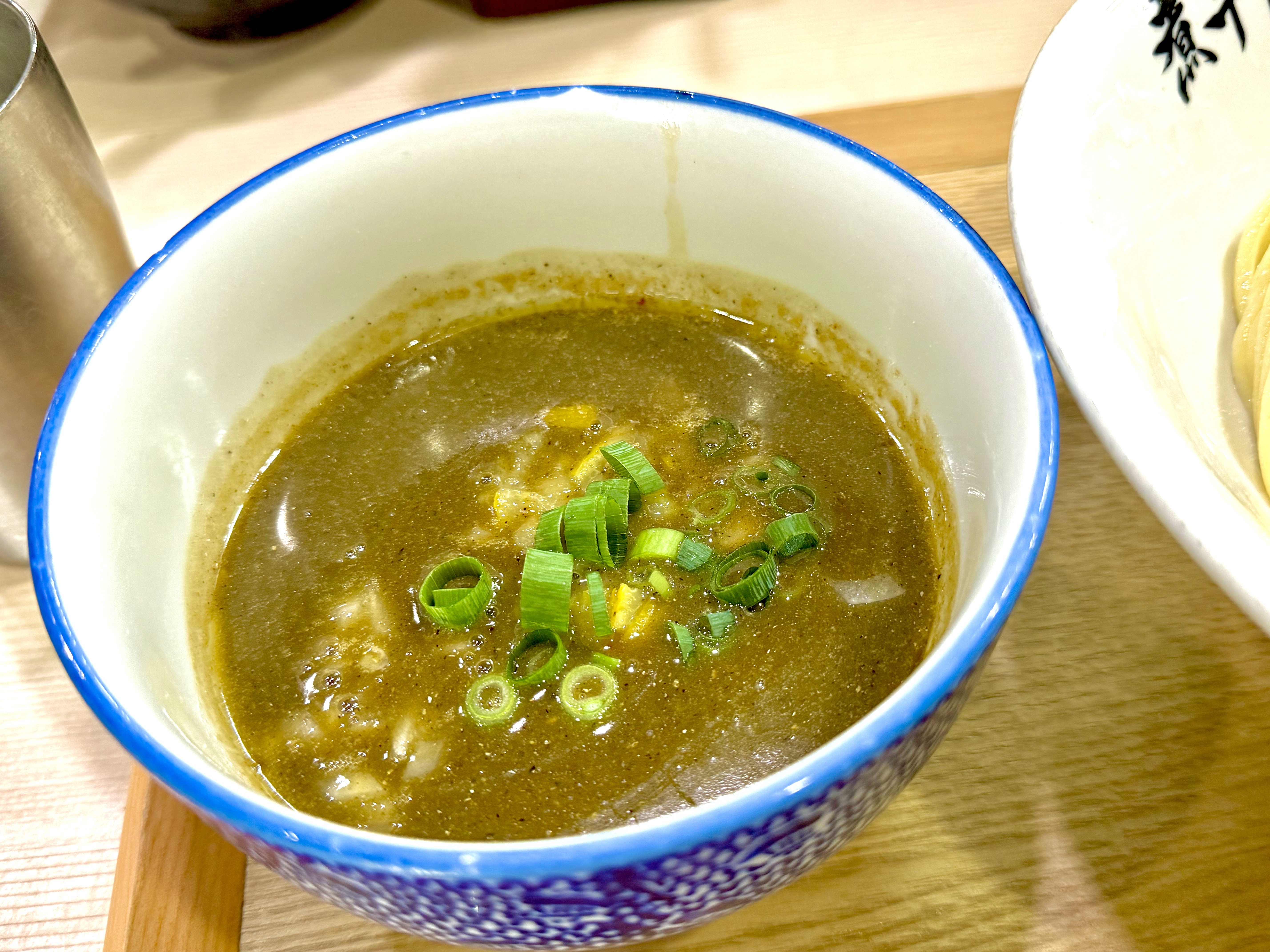 濃厚な煮干しつけダレ