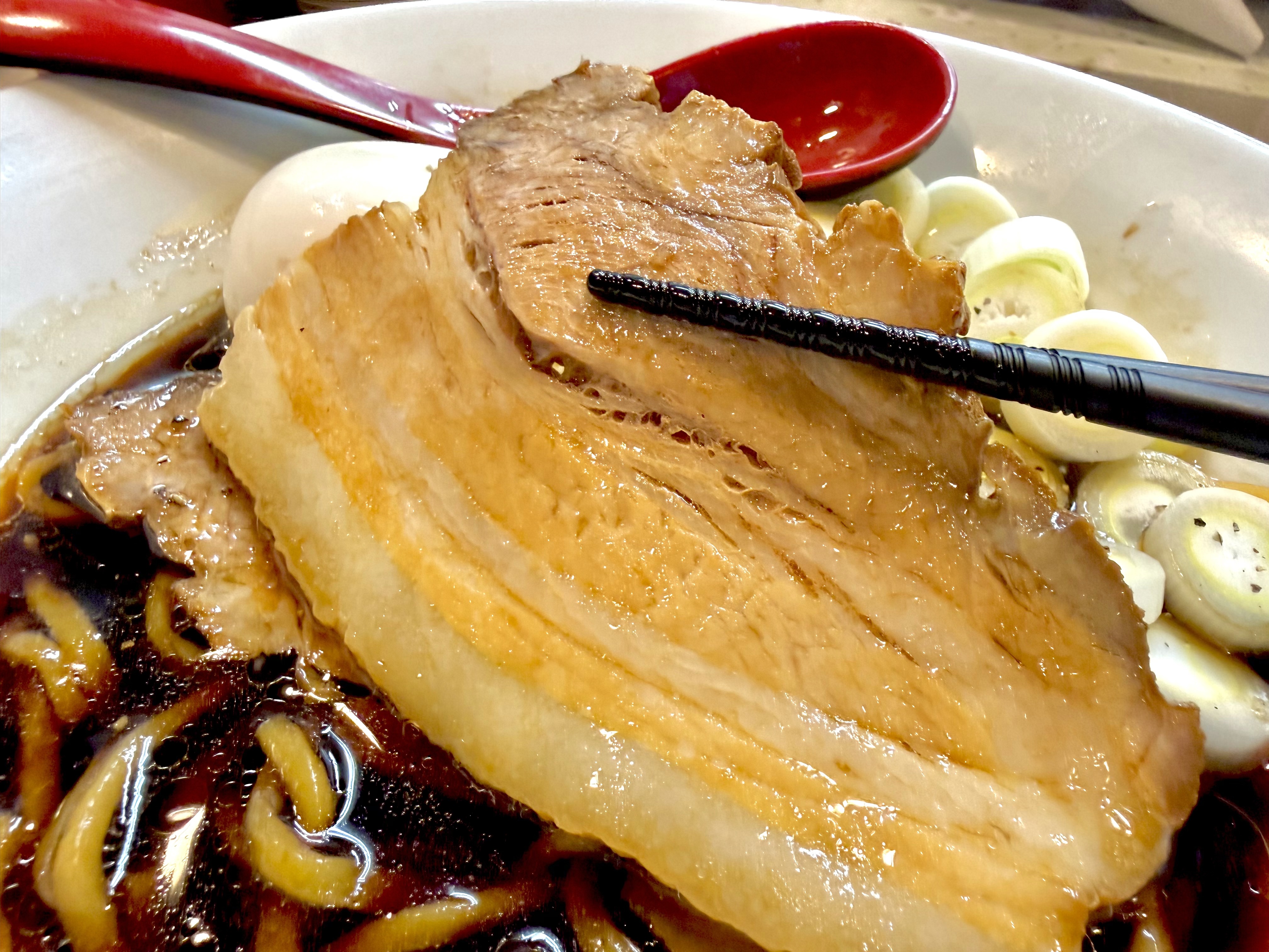 大きめなバラチャーシュー